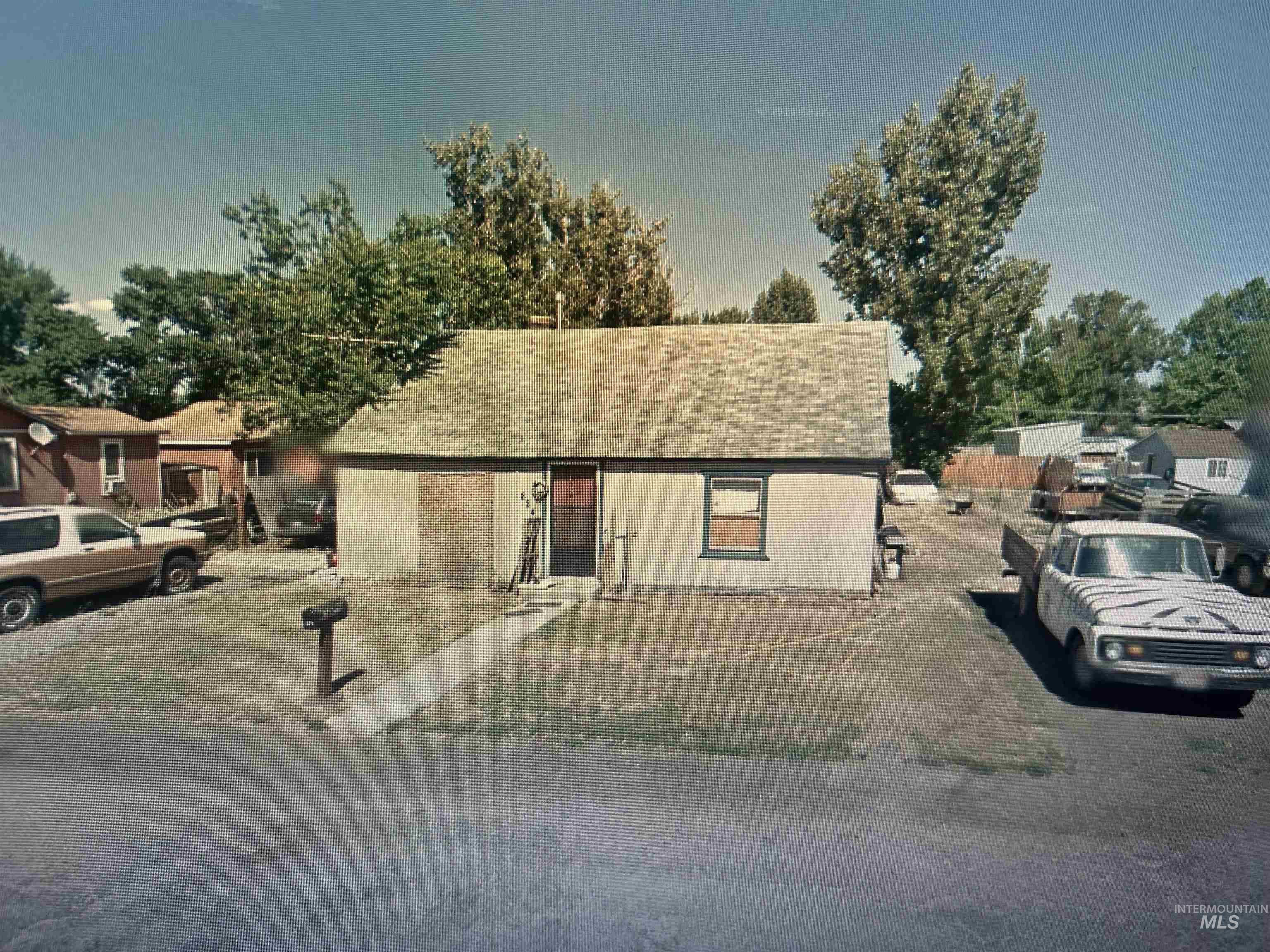 824 S Hayes Property Photo 1