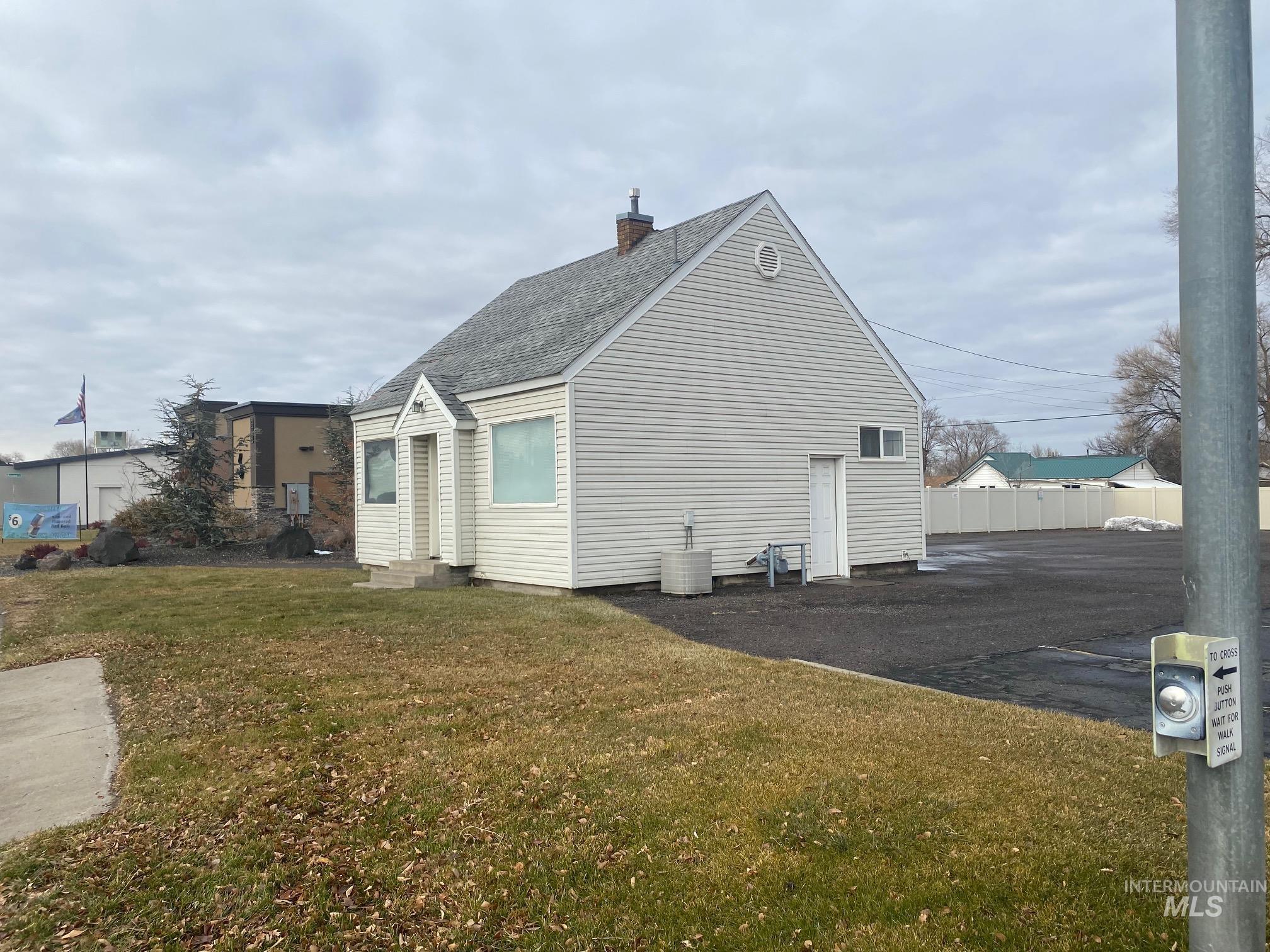171 Addison Ave Property Photo