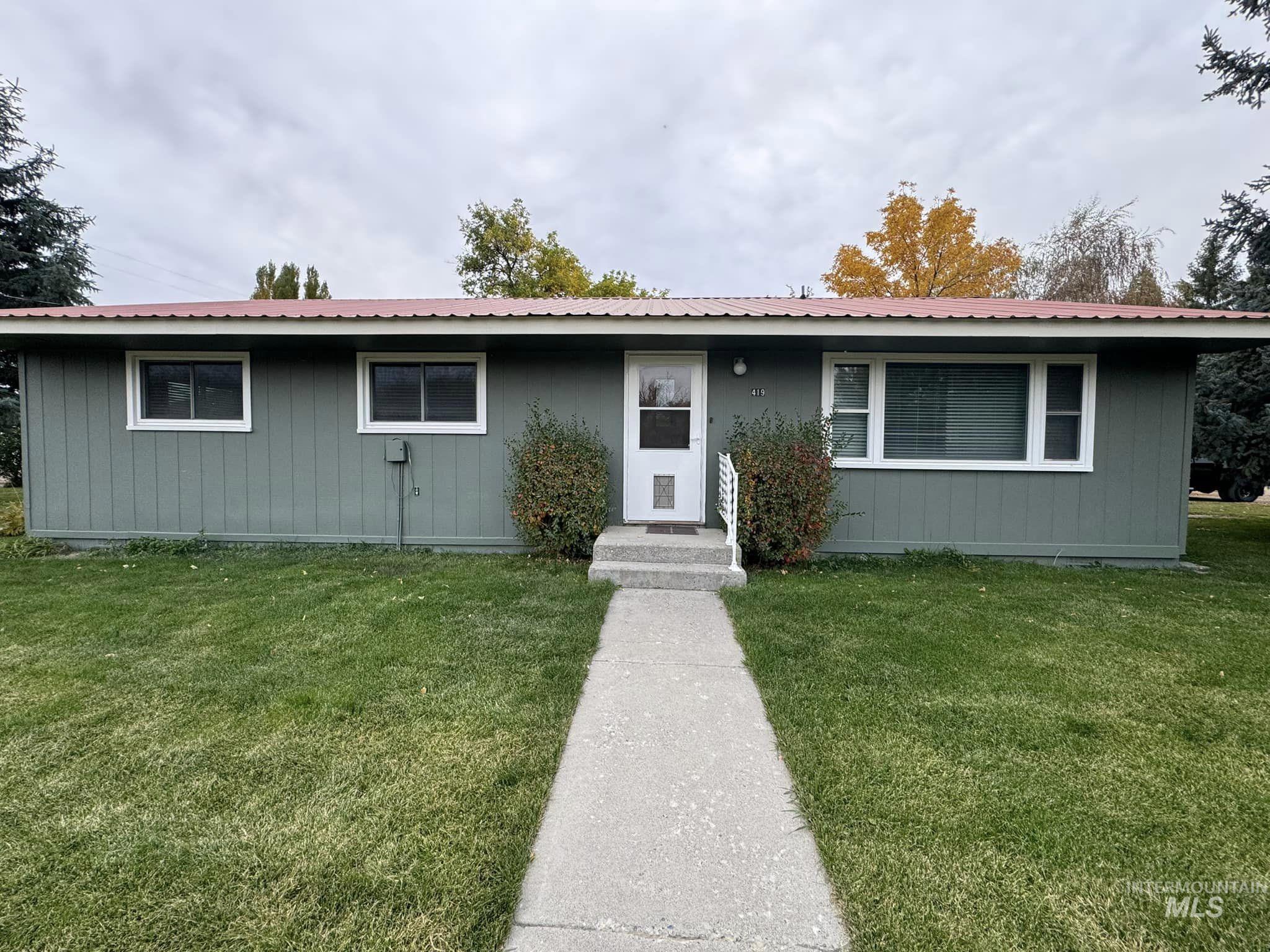 419 2nd St. W. Property Photo