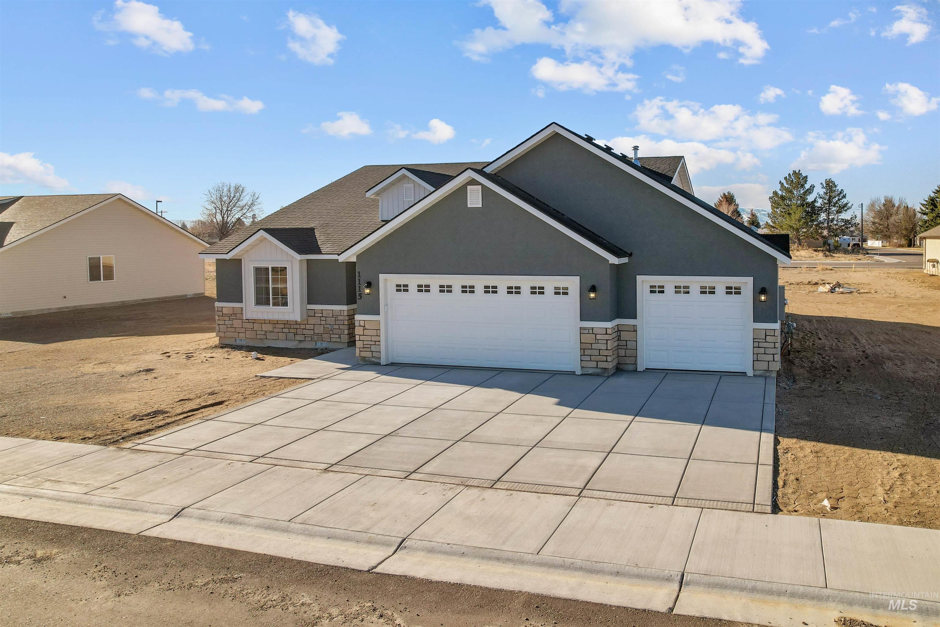 1115 Bronze Drive Property Photo 2