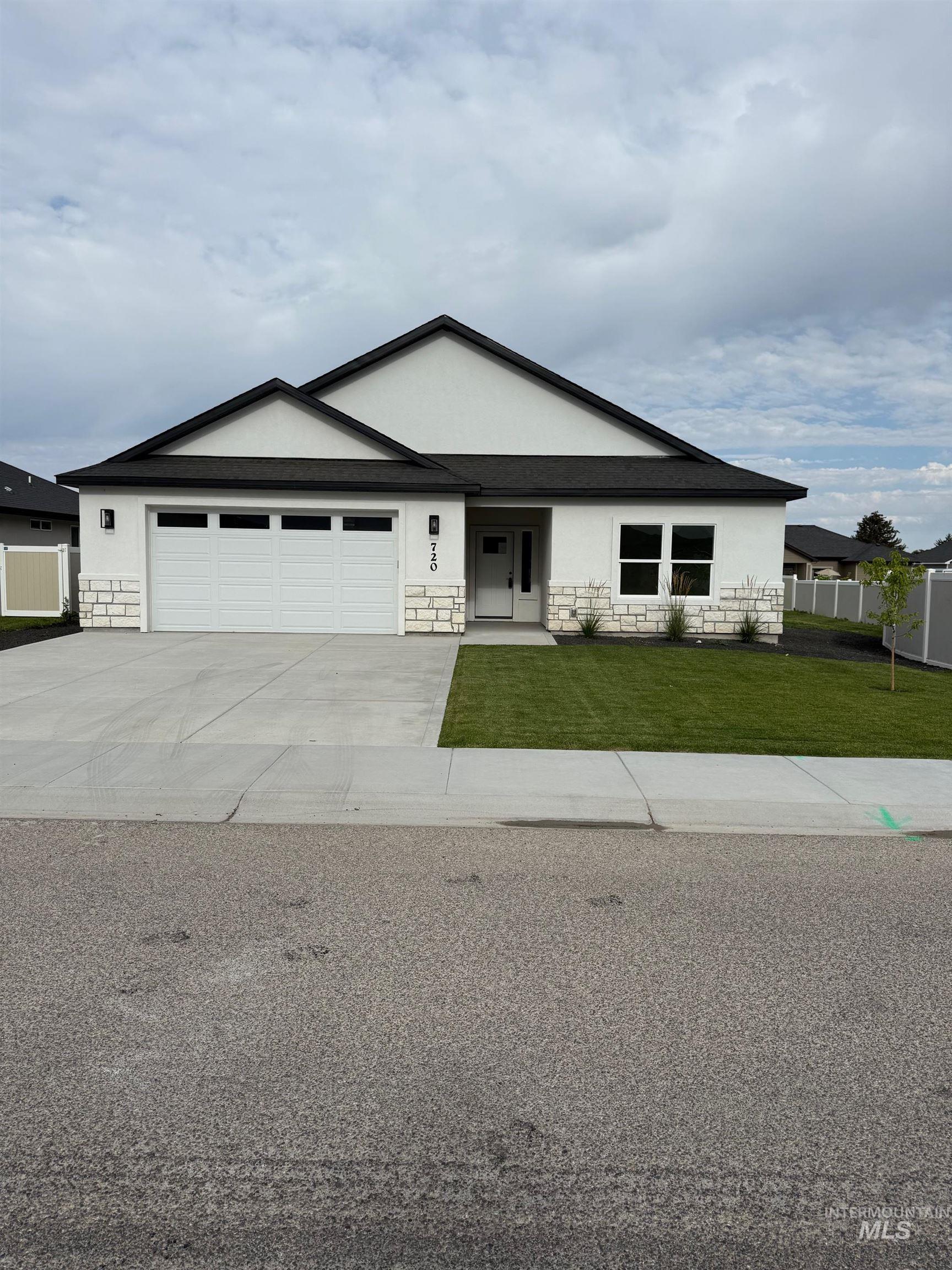 720 Irene Property Photo 1