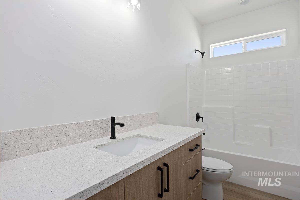 720 Irene Property Photo 23