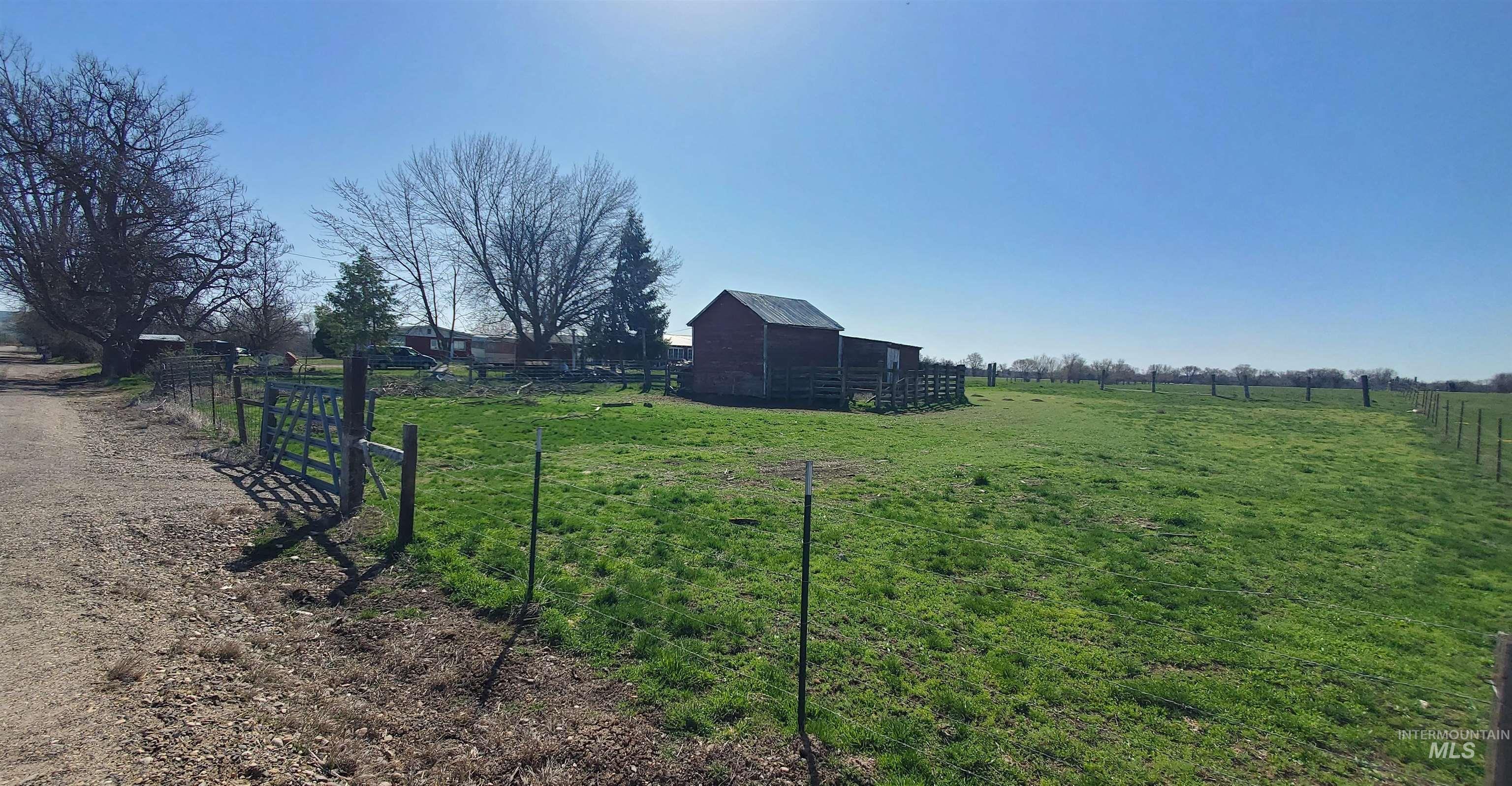 185 Douglas Rd Property Photo 8