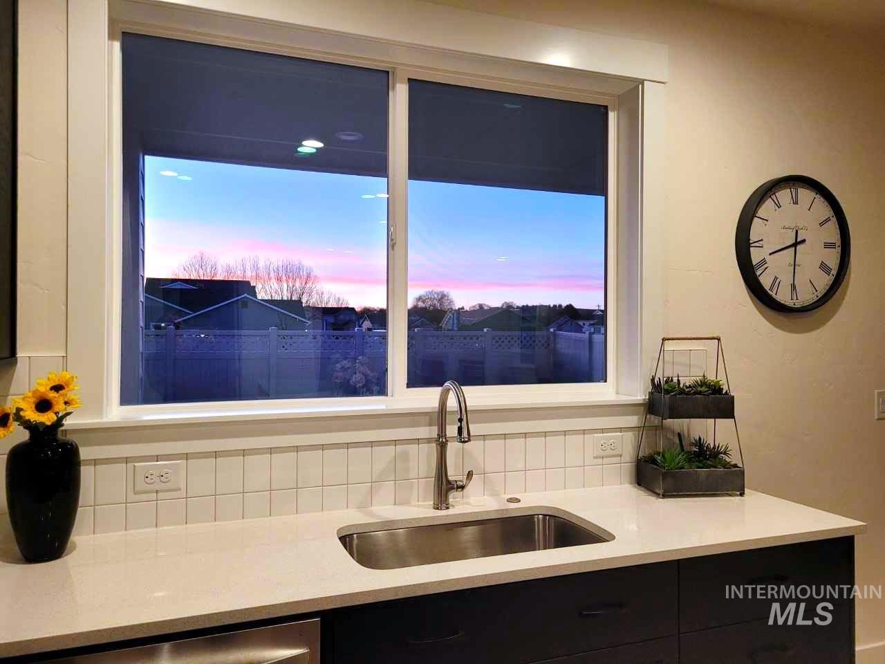 2287 N June Grass Property Photo 3