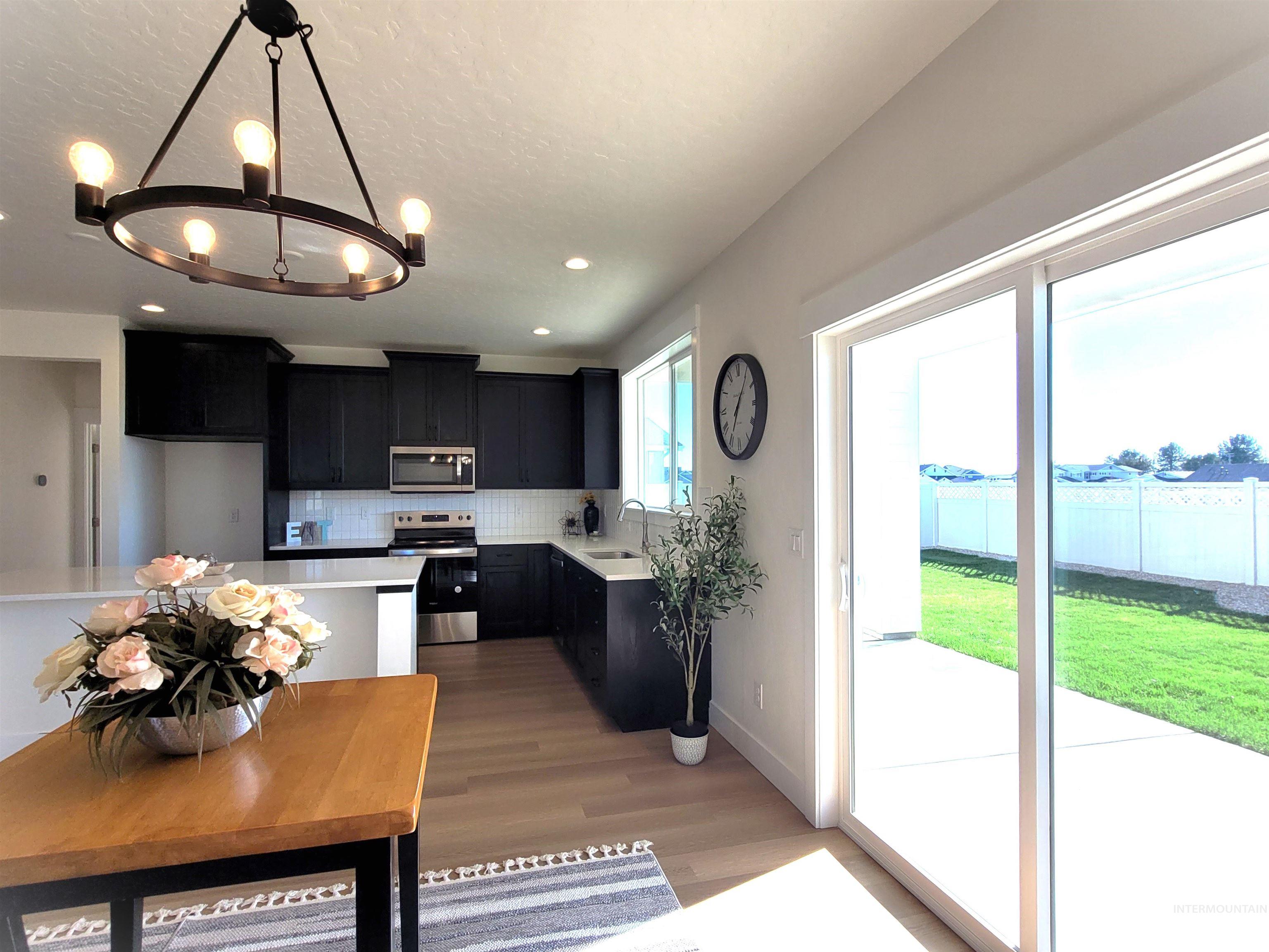 2287 N June Grass Property Photo 5