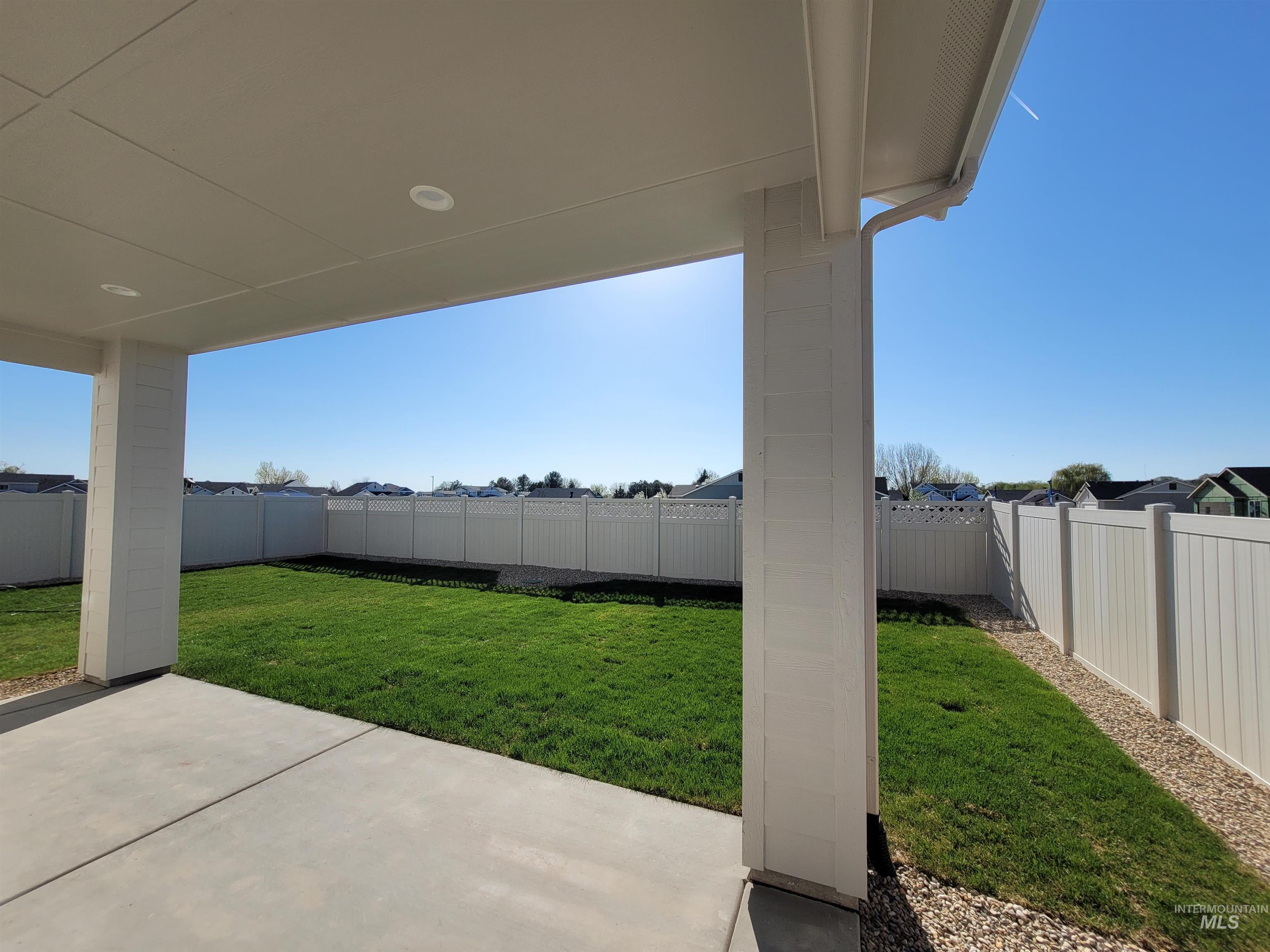 2287 N June Grass Property Photo 12