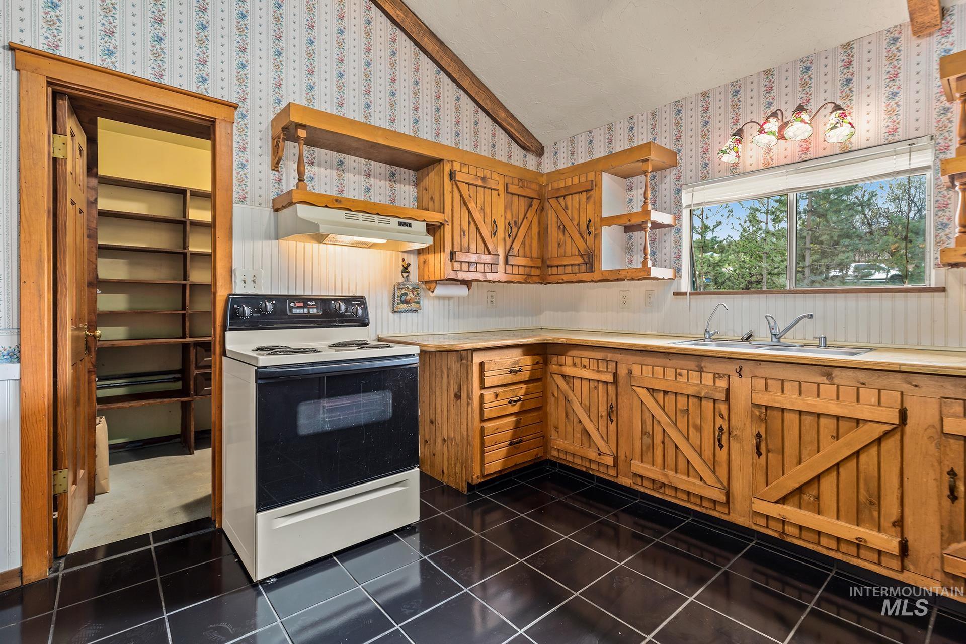 13153 Horseshoe Bend Rd Property Photo 12