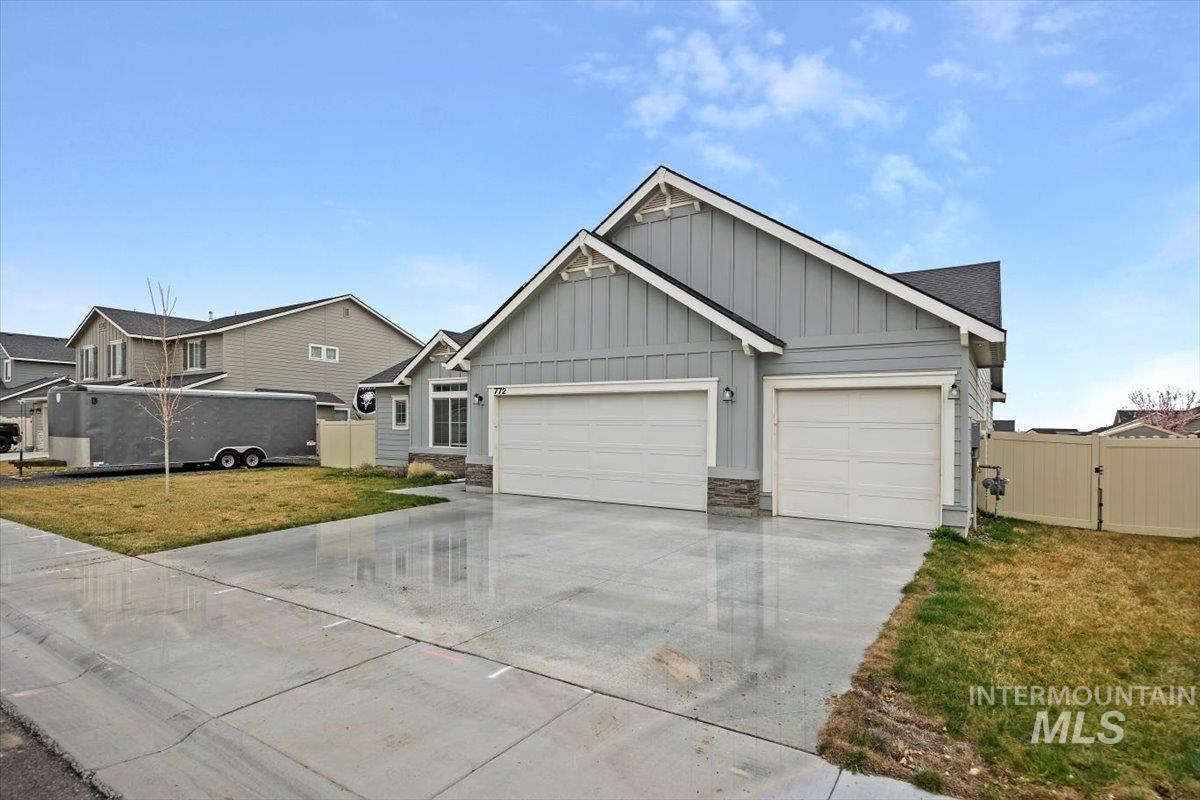 772 White Tail Dr Property Photo 3