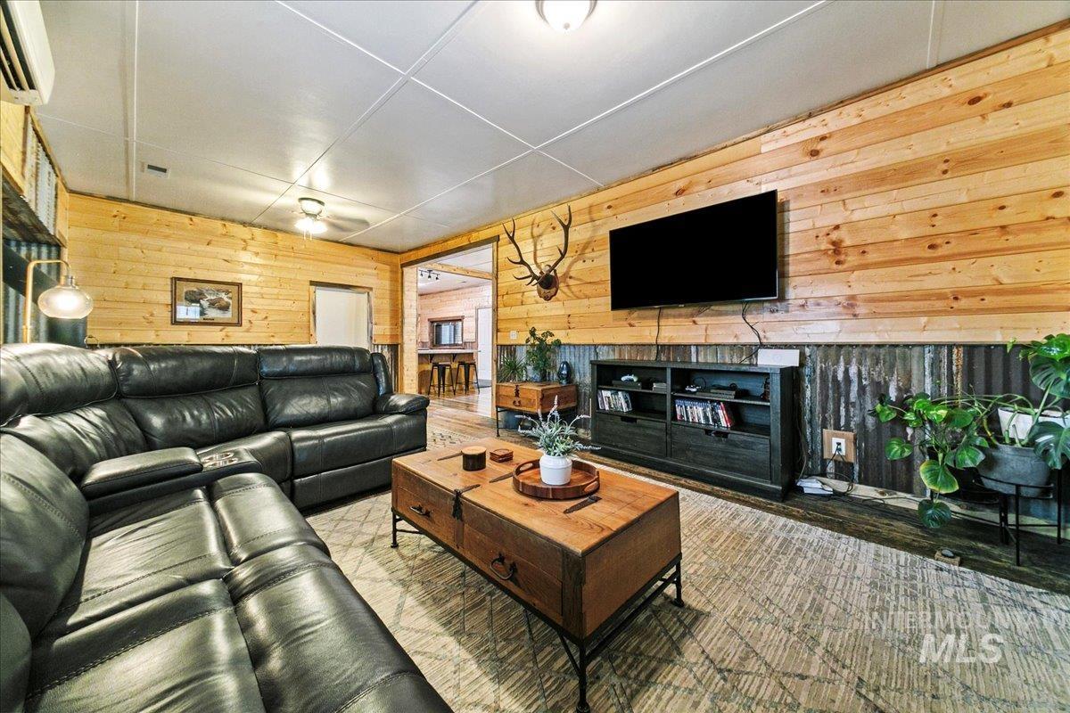 117 & 115 E Hill Road Property Photo 6