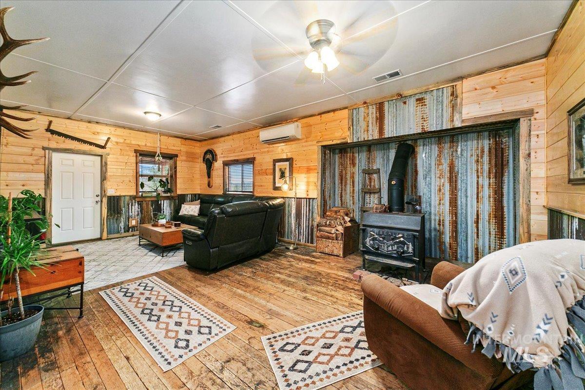 117 & 115 E Hill Road Property Photo 7