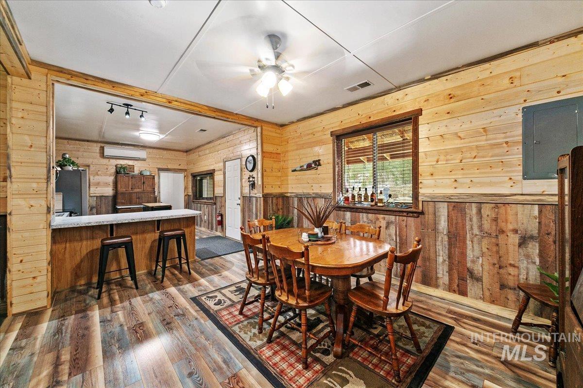 117 & 115 E Hill Road Property Photo 9