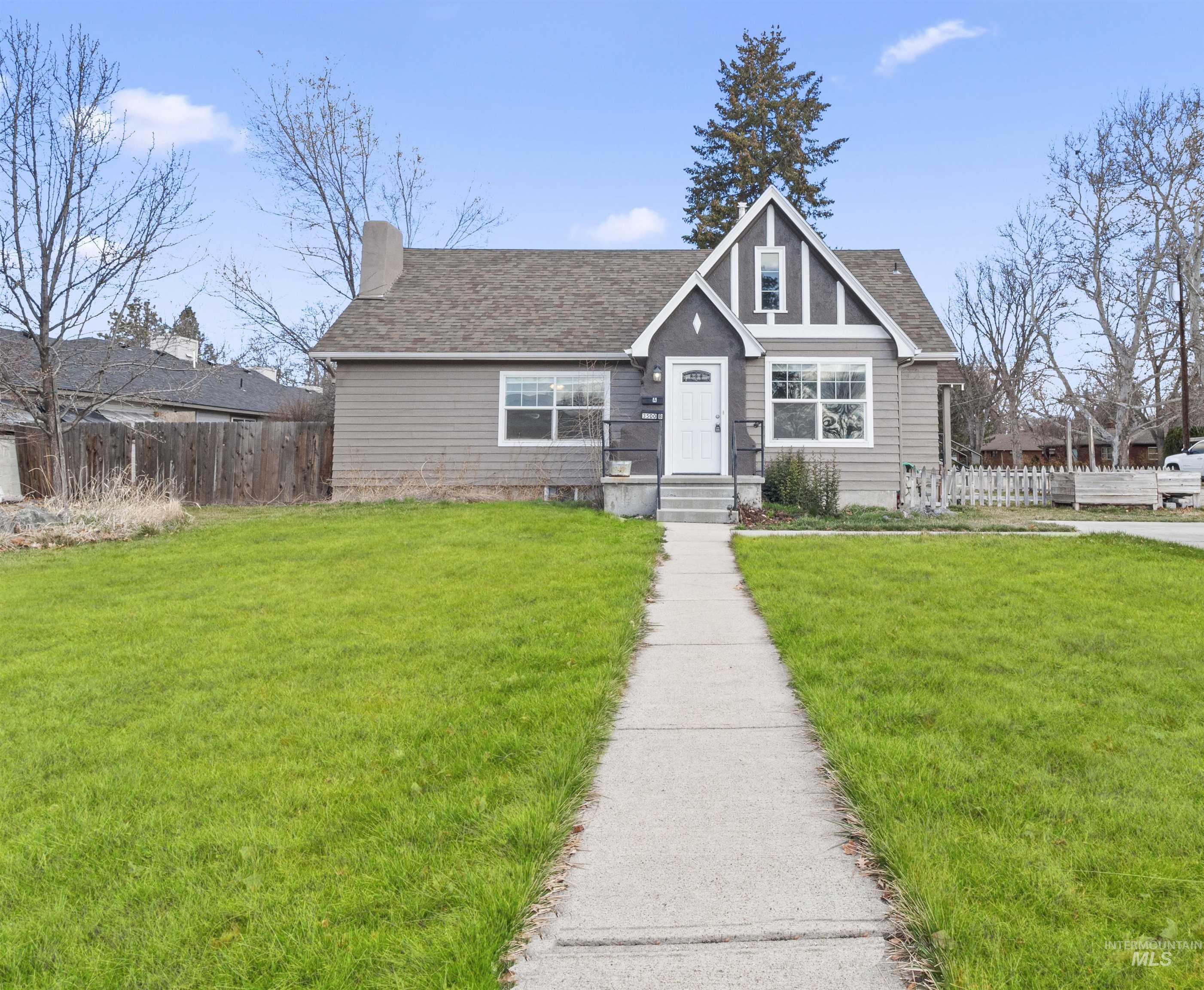 3500 W Overland Property Photo 1
