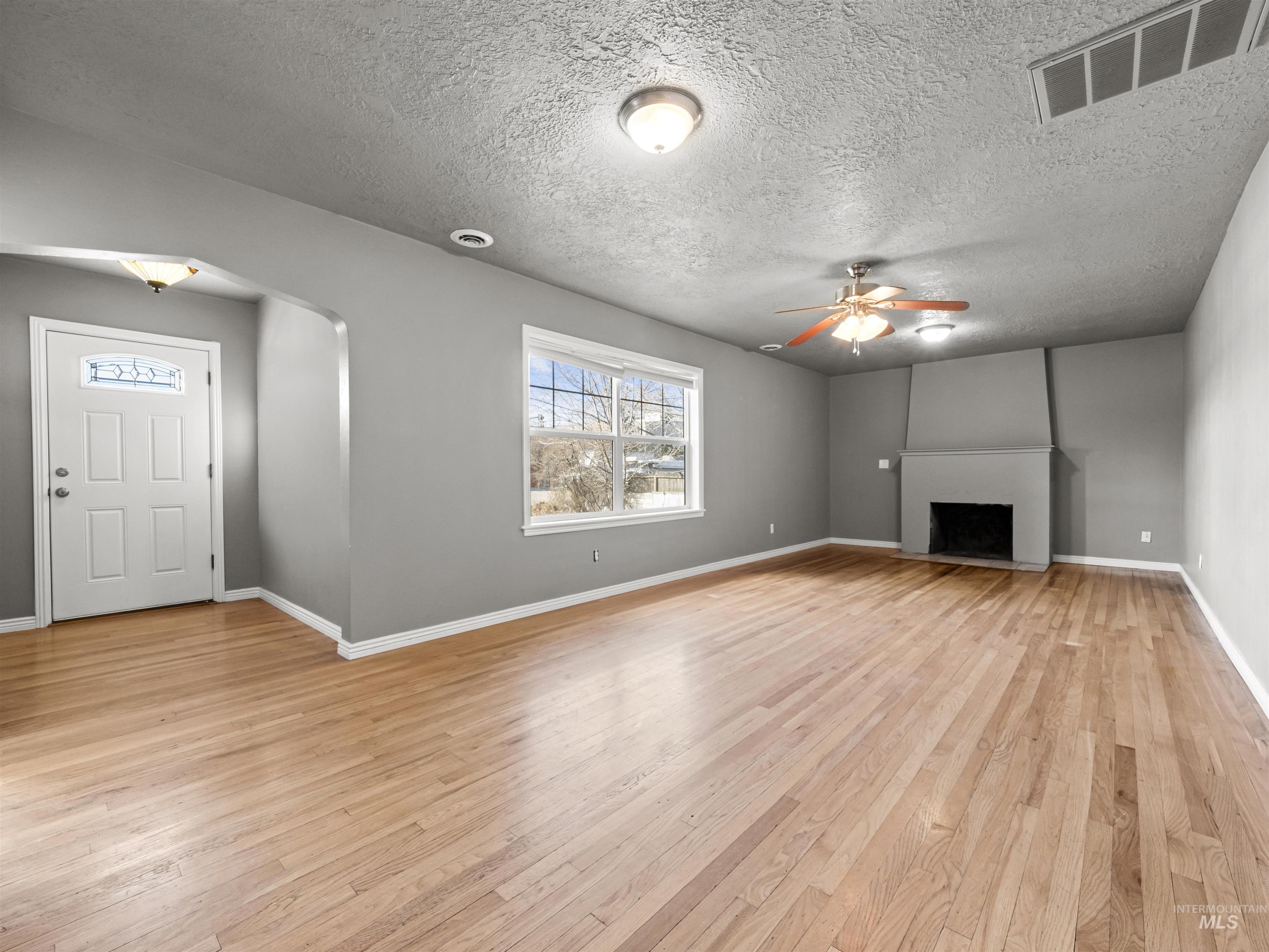 3500 W Overland Property Photo 4