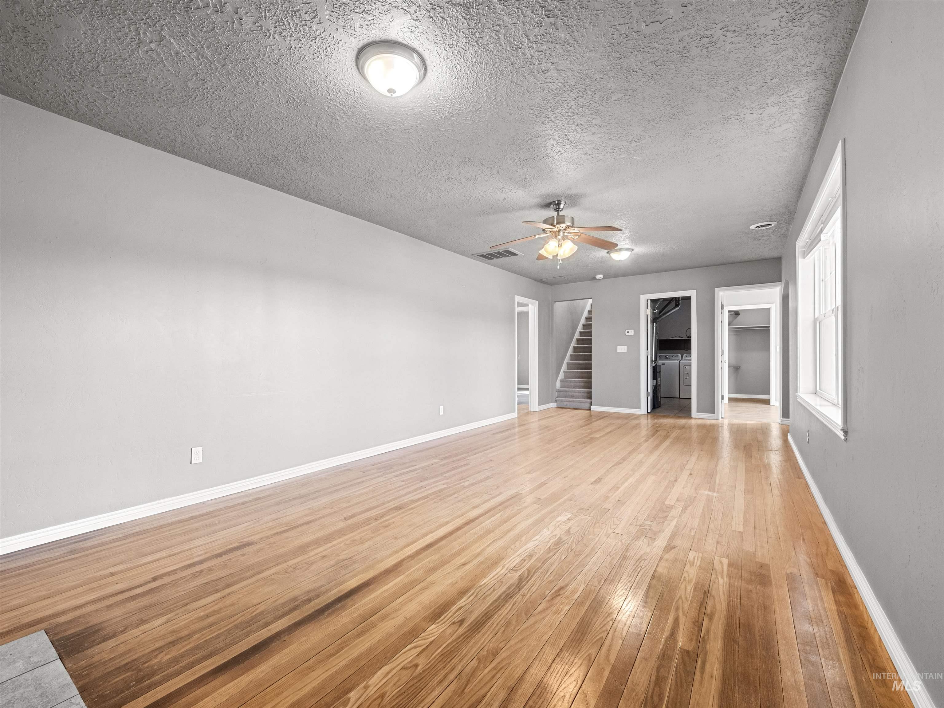 3500 W Overland Property Photo 6