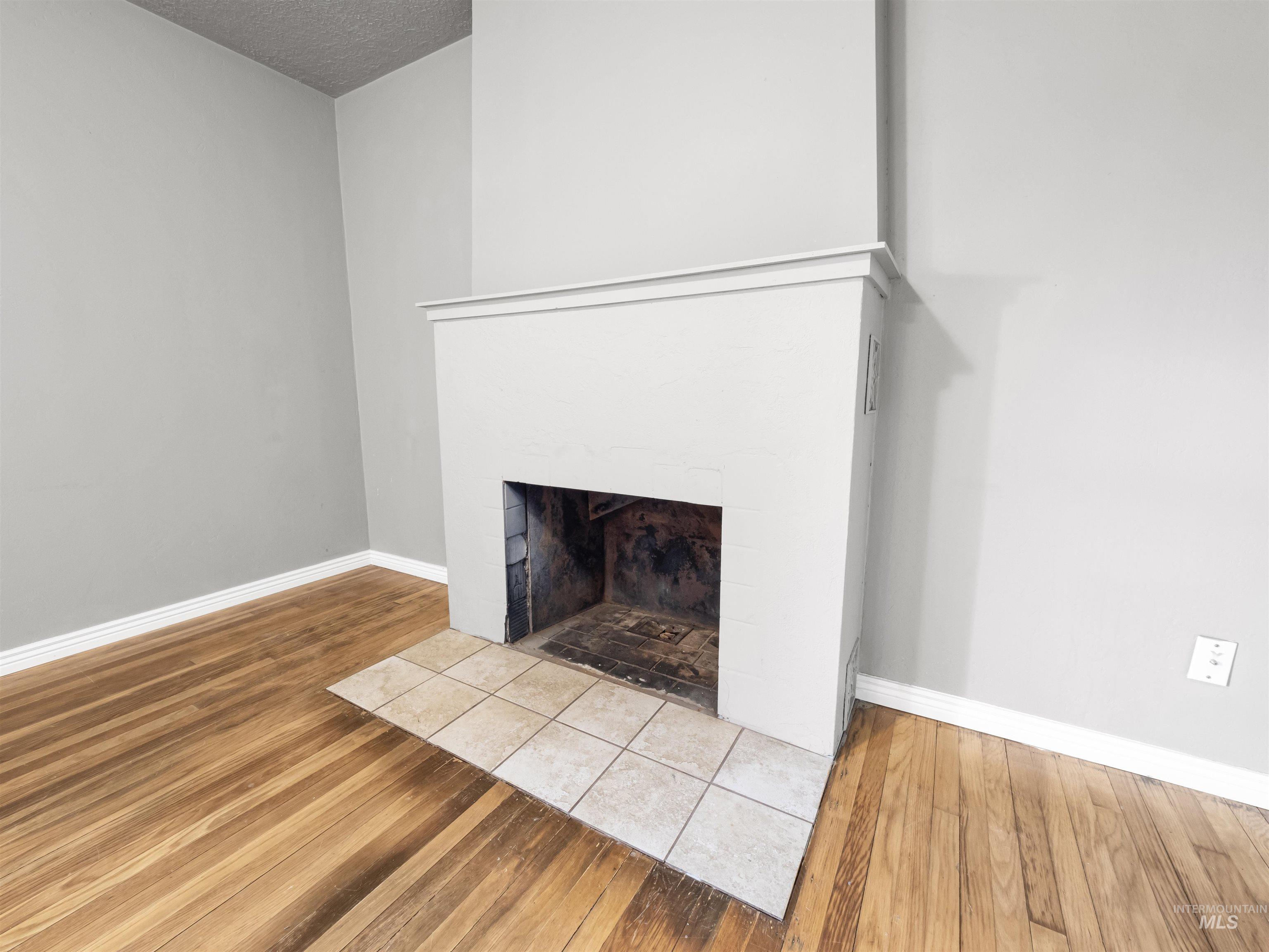 3500 W Overland Property Photo 8