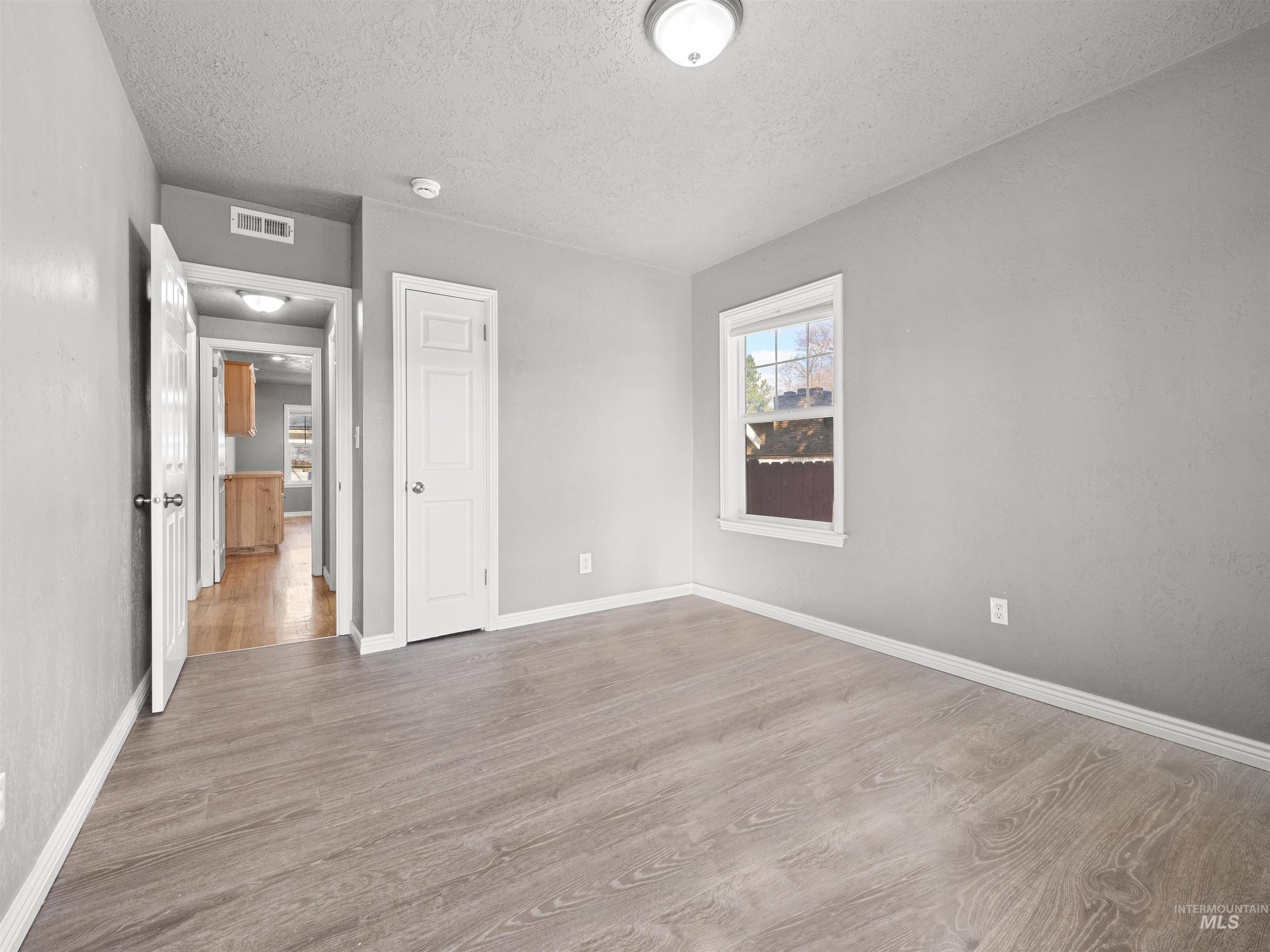 3500 W Overland Property Photo 11