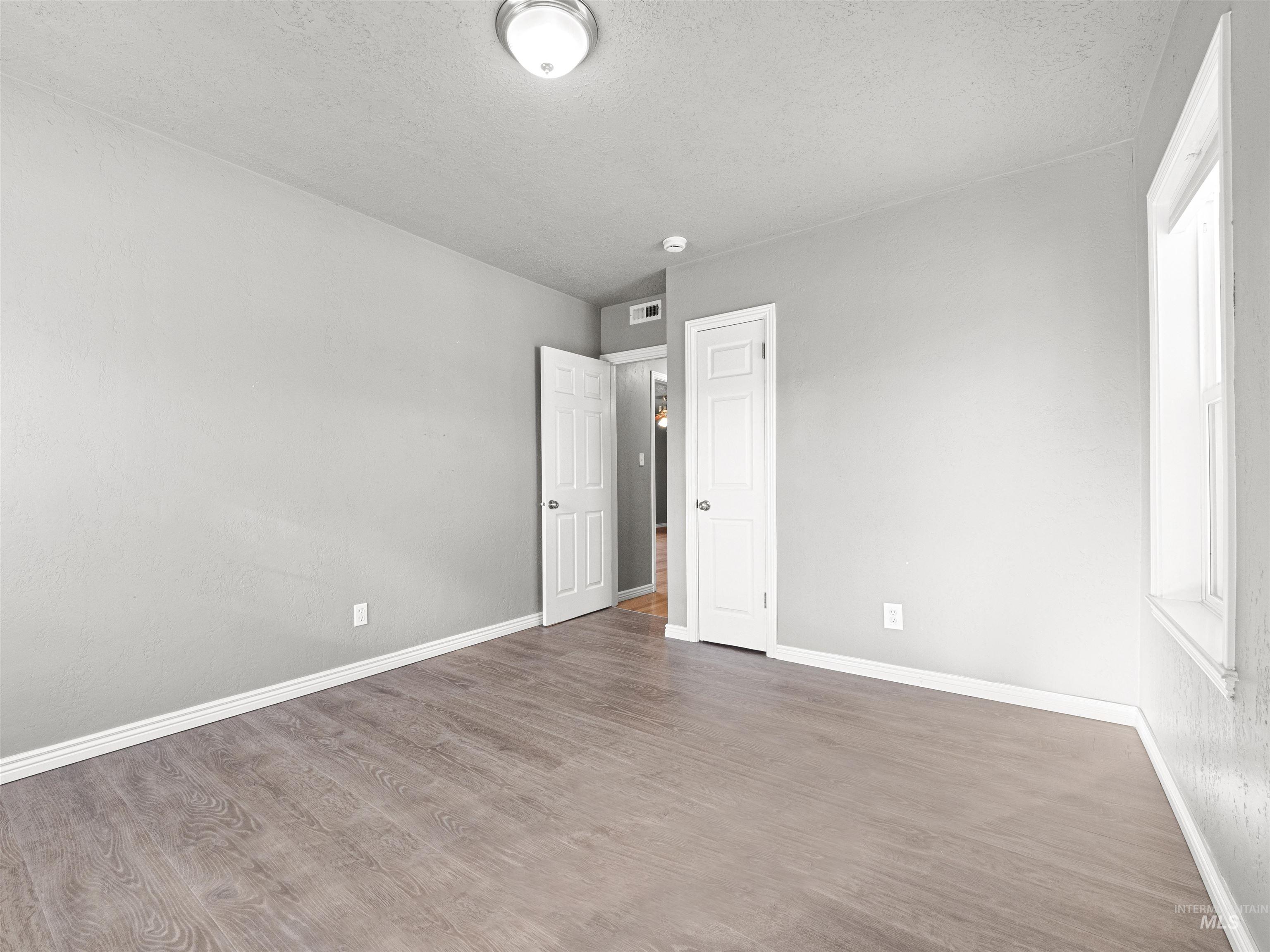 3500 W Overland Property Photo 12