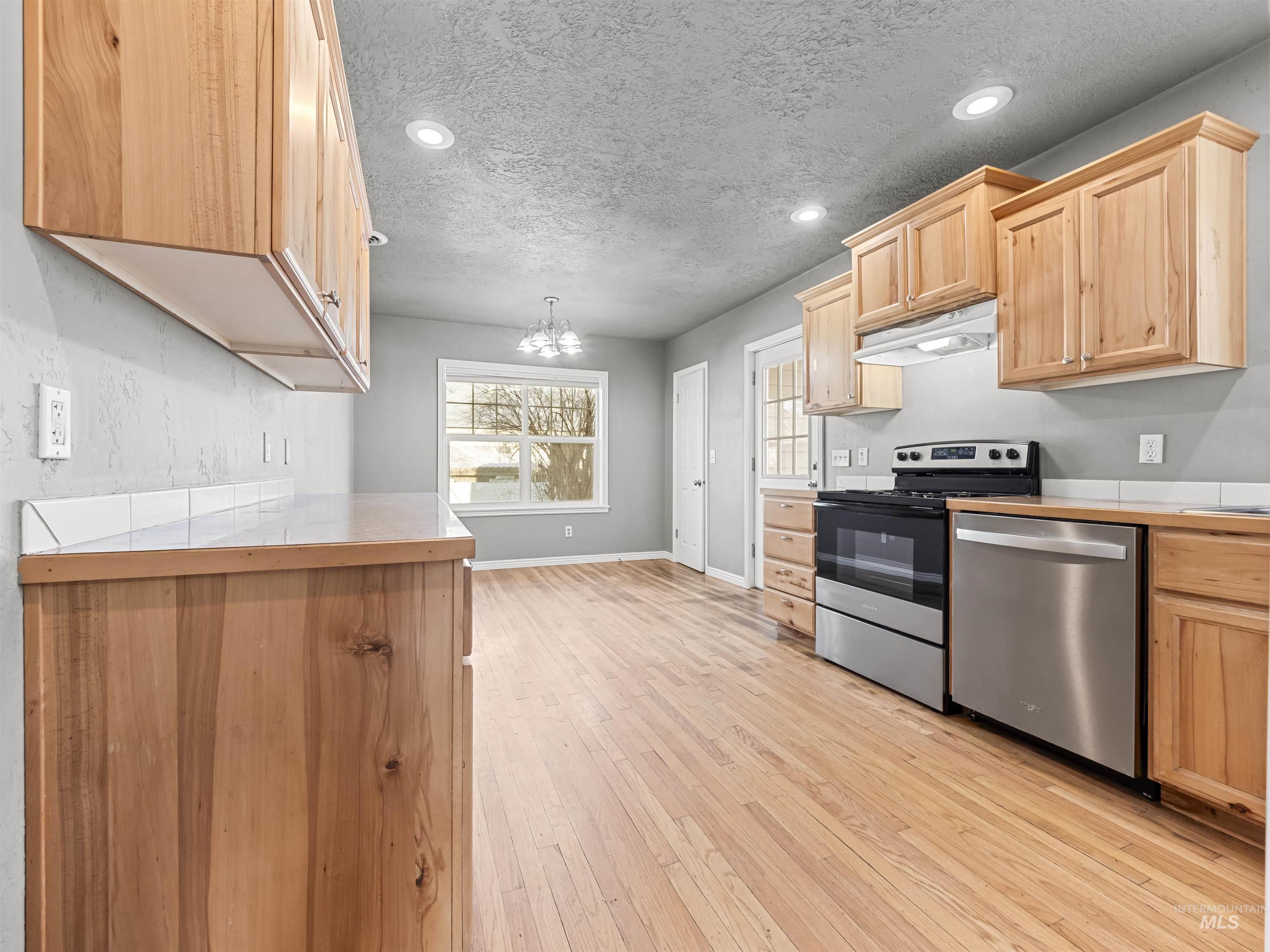 3500 W Overland Property Photo 15