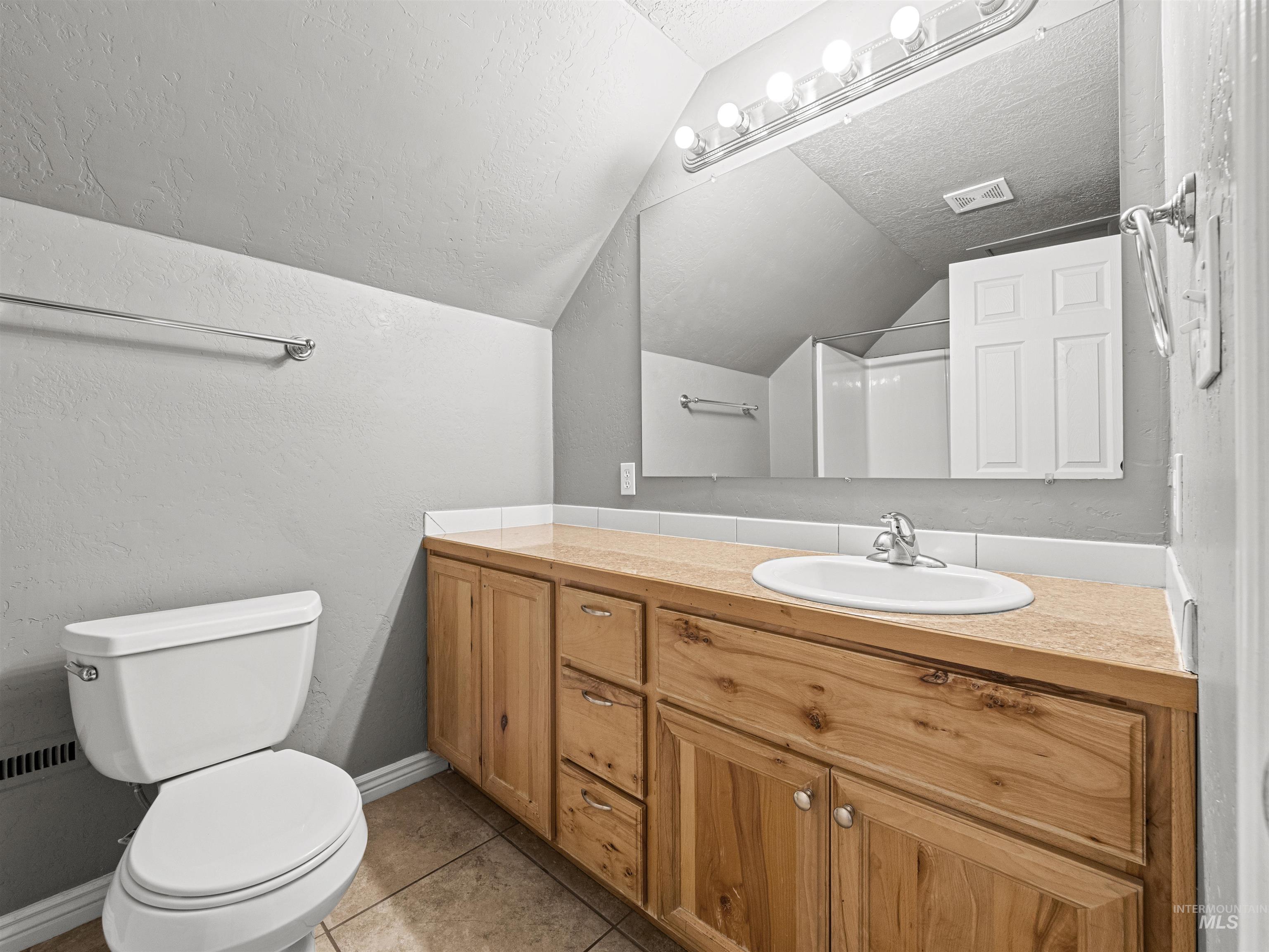 3500 W Overland Property Photo 22