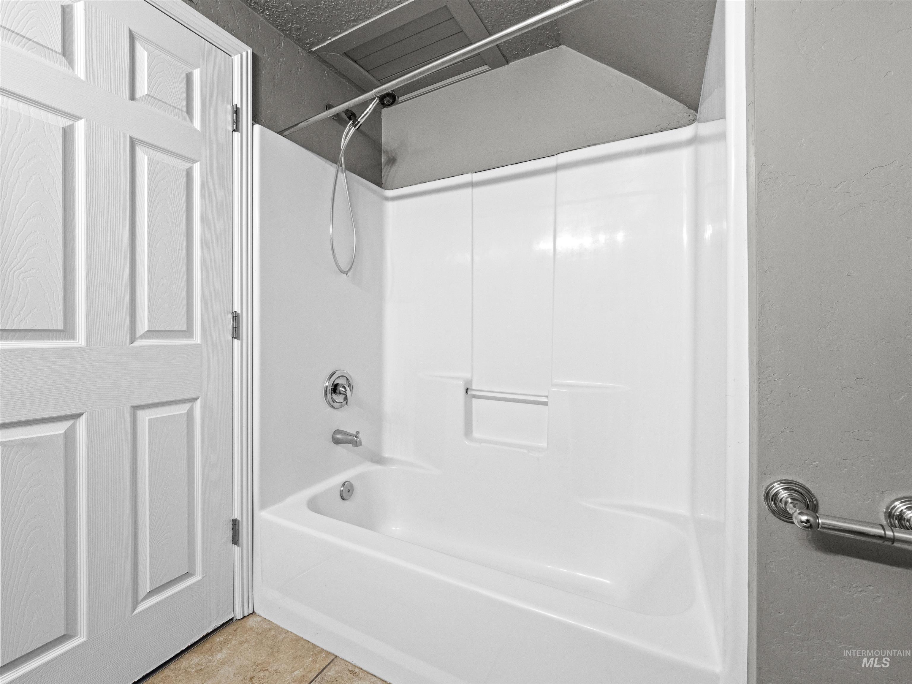 3500 W Overland Property Photo 23