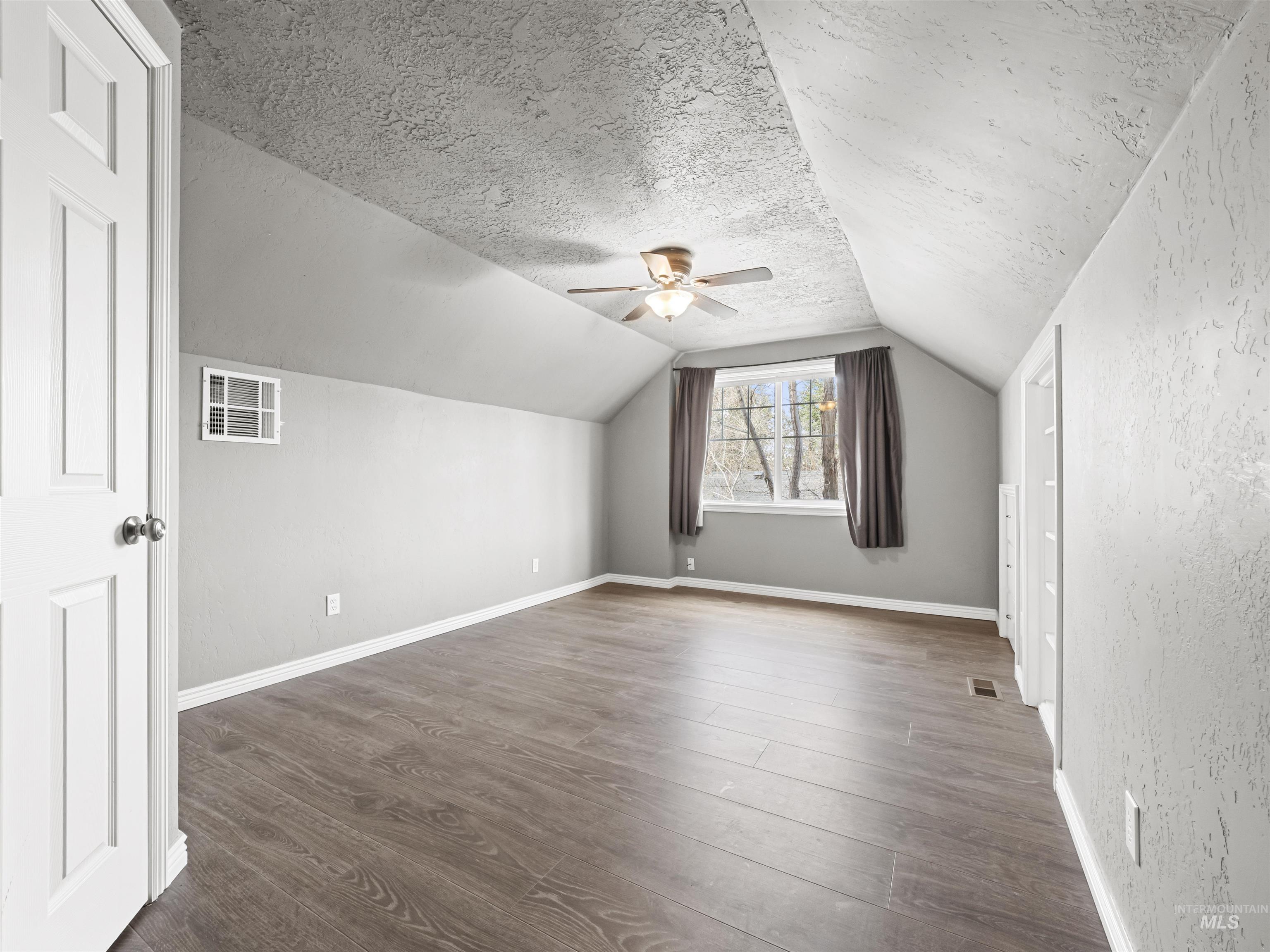 3500 W Overland Property Photo 24