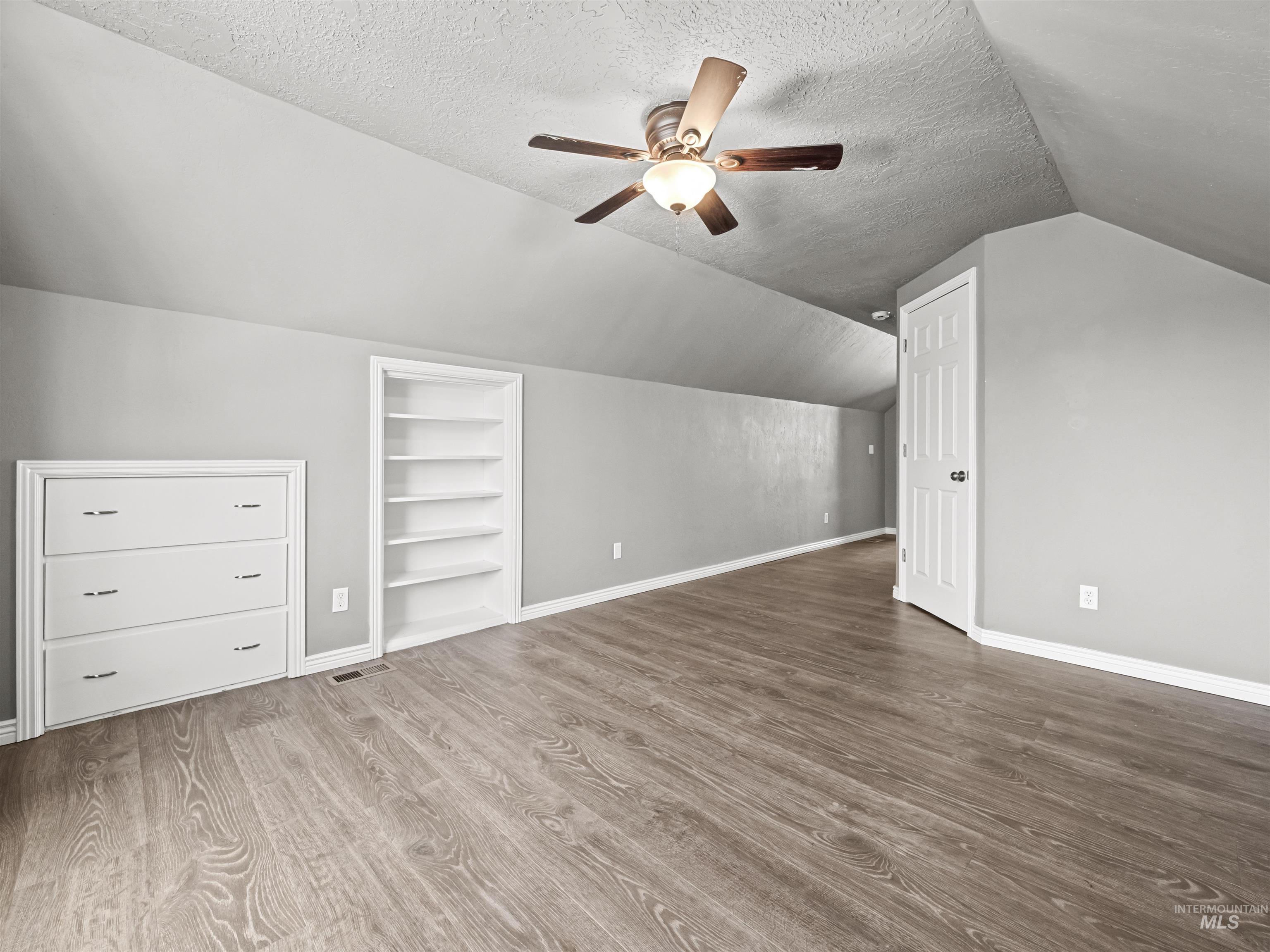 3500 W Overland Property Photo 25