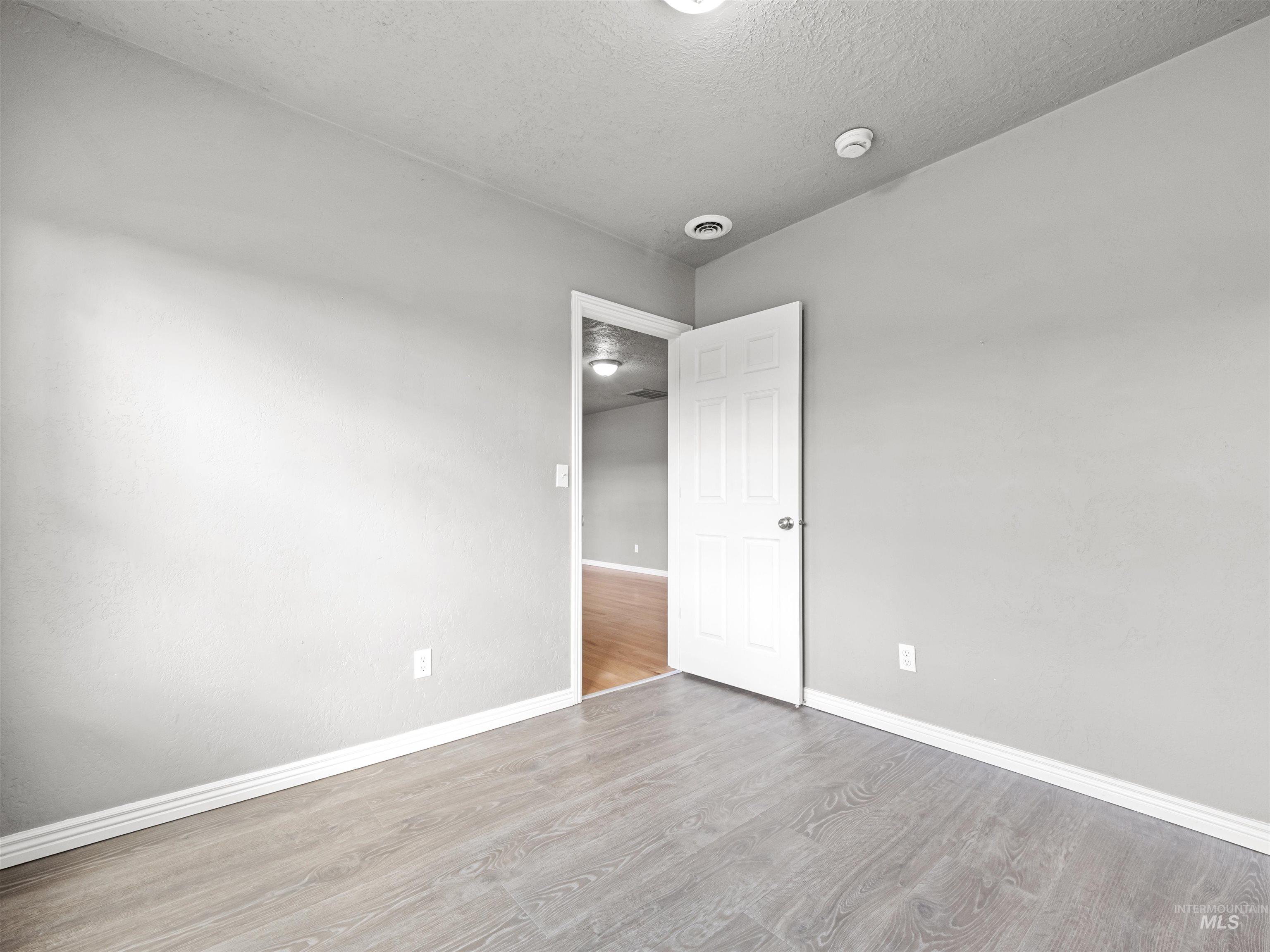 3500 W Overland Property Photo 31