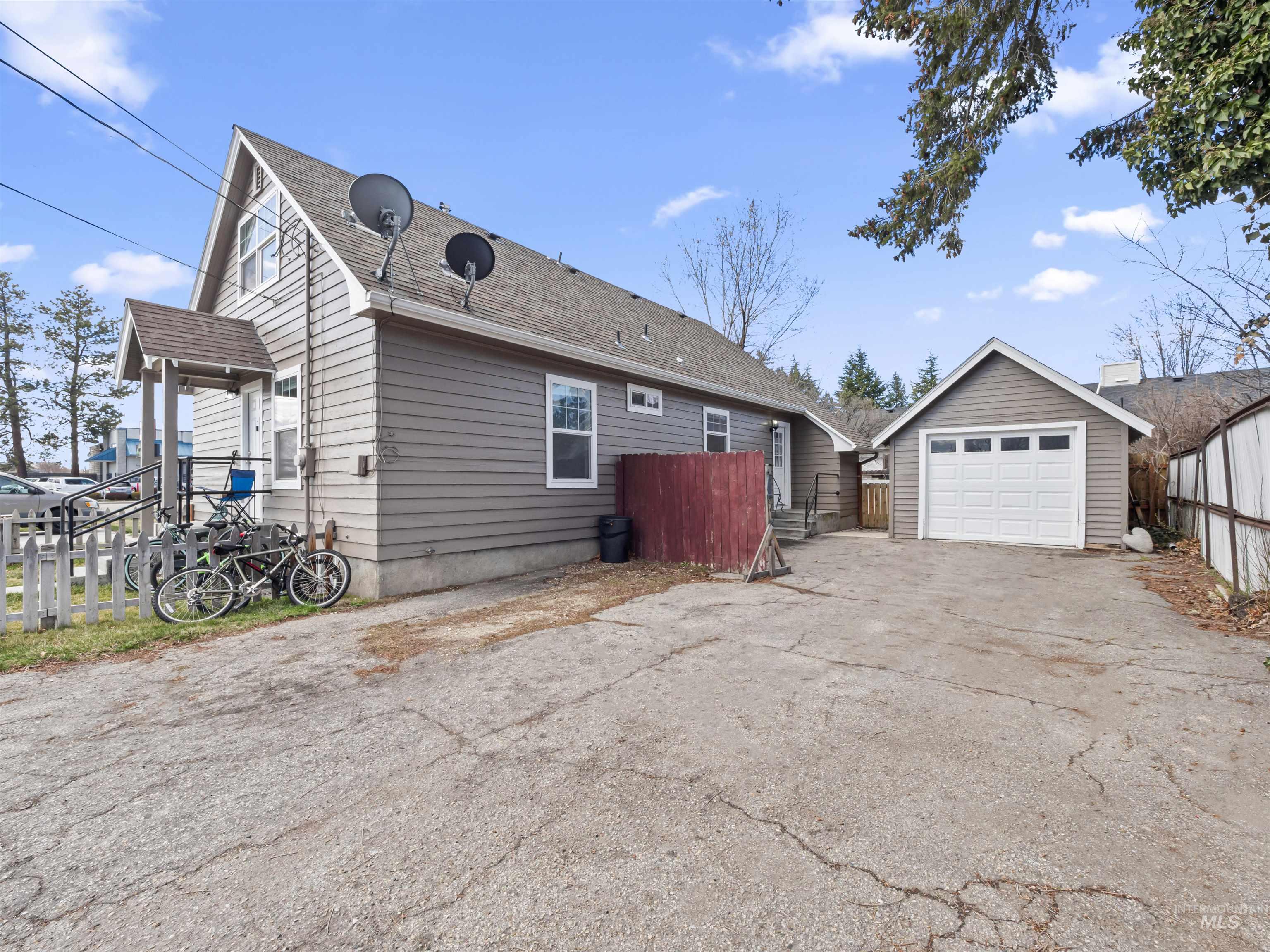 3500 W Overland Property Photo 35