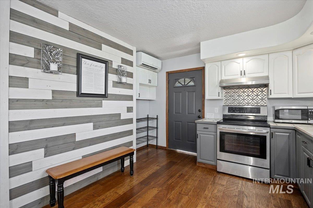 2861 S 1050 E Property Photo 16