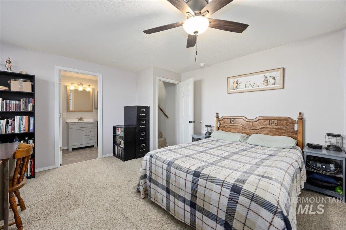 2861 S 1050 E Property Photo 20