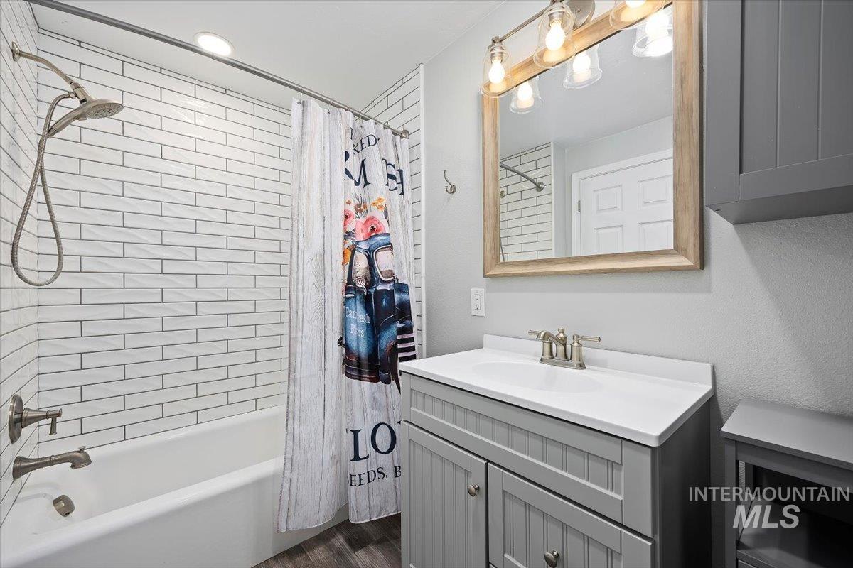2861 S 1050 E Property Photo 23