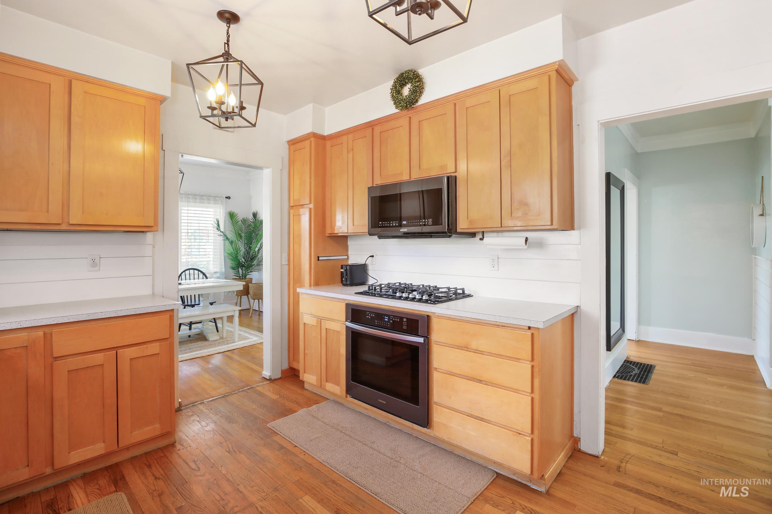1258 6th St. Property Photo 13