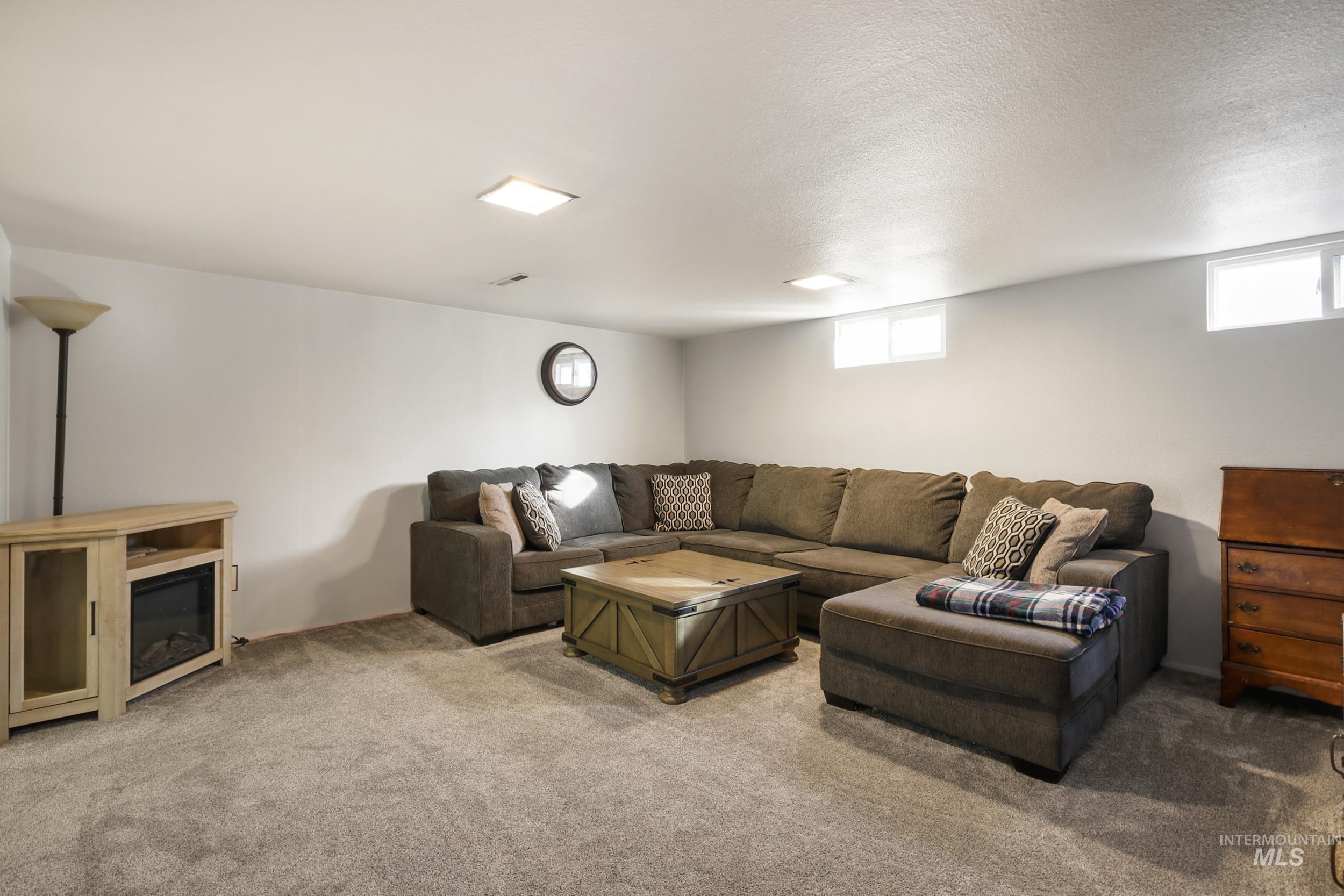 1258 6th St. Property Photo 36