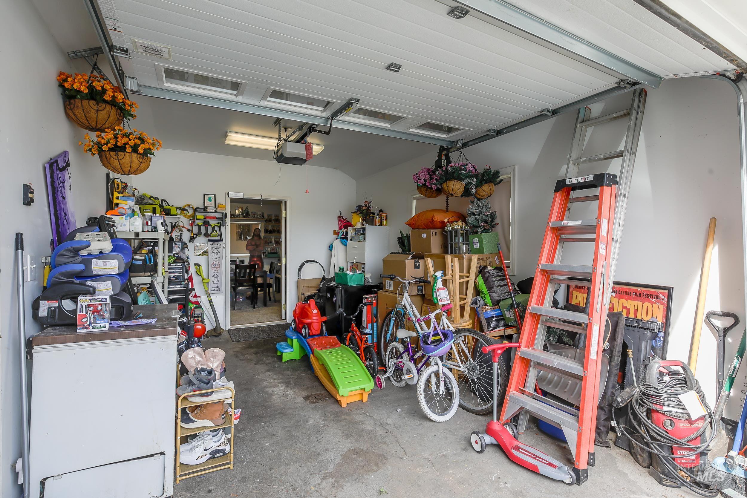 1258 6th St. Property Photo 44