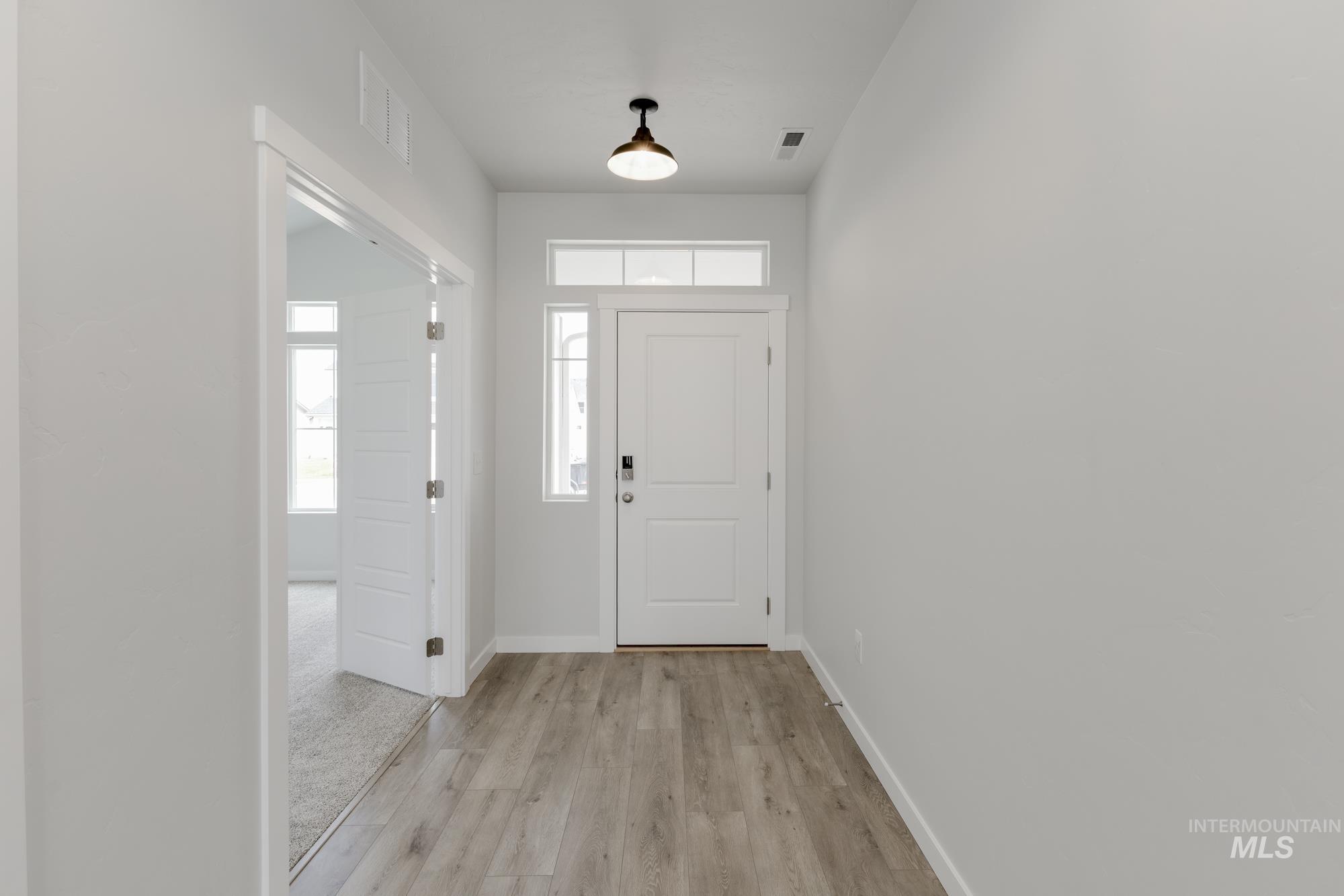 8163 E Bright Angel Dr Property Photo 2