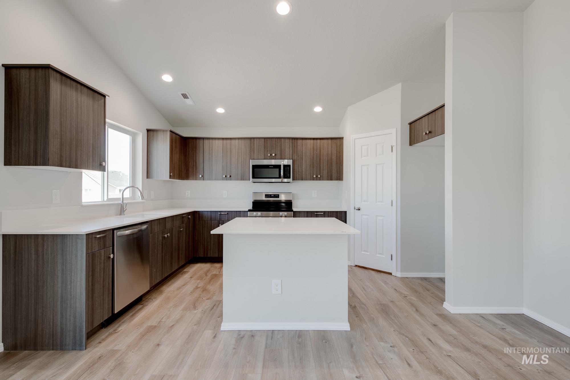 7368 E Marble Springs Dr Property Photo 4