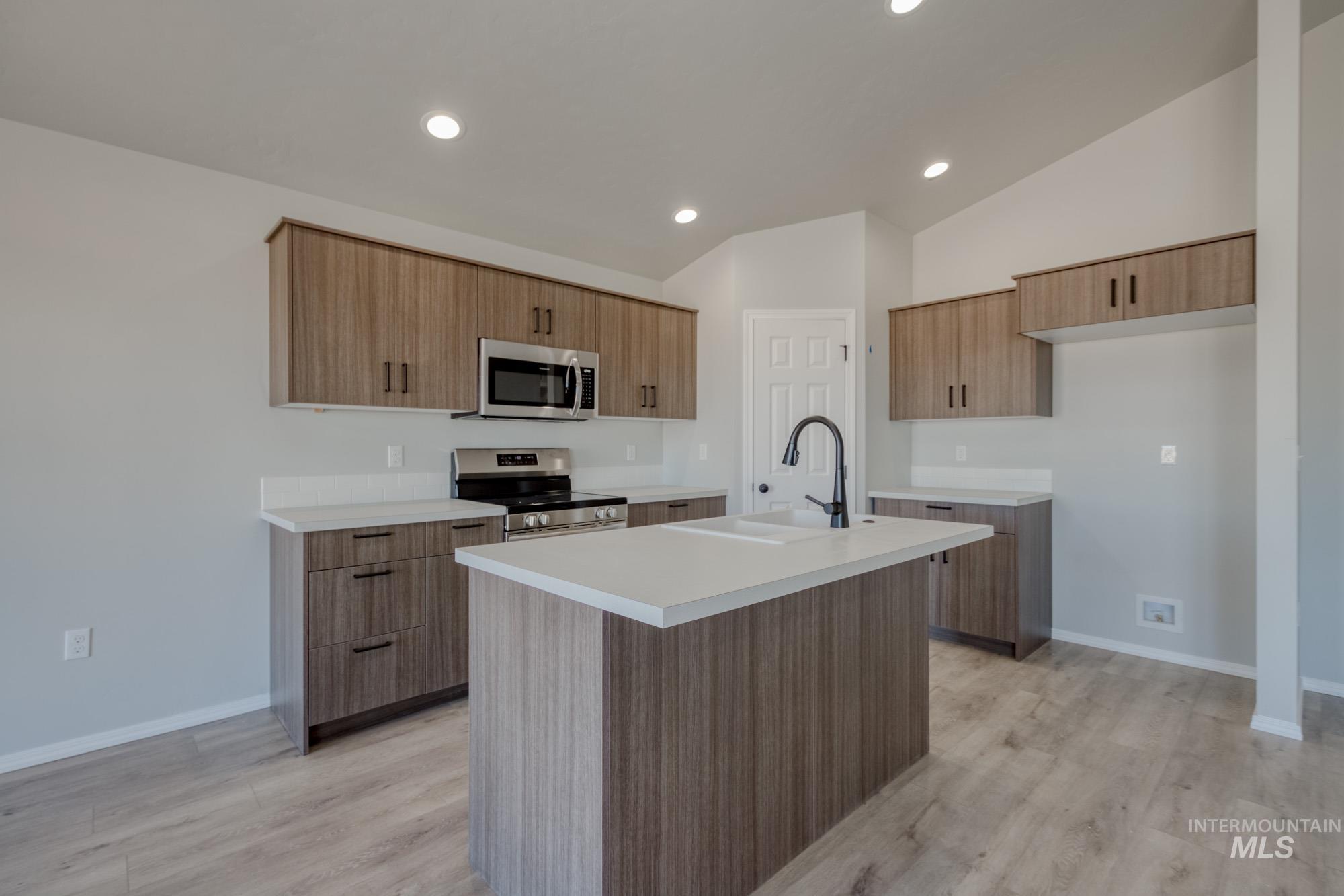 2870 W Lapwai Creek Dr Property Photo 3