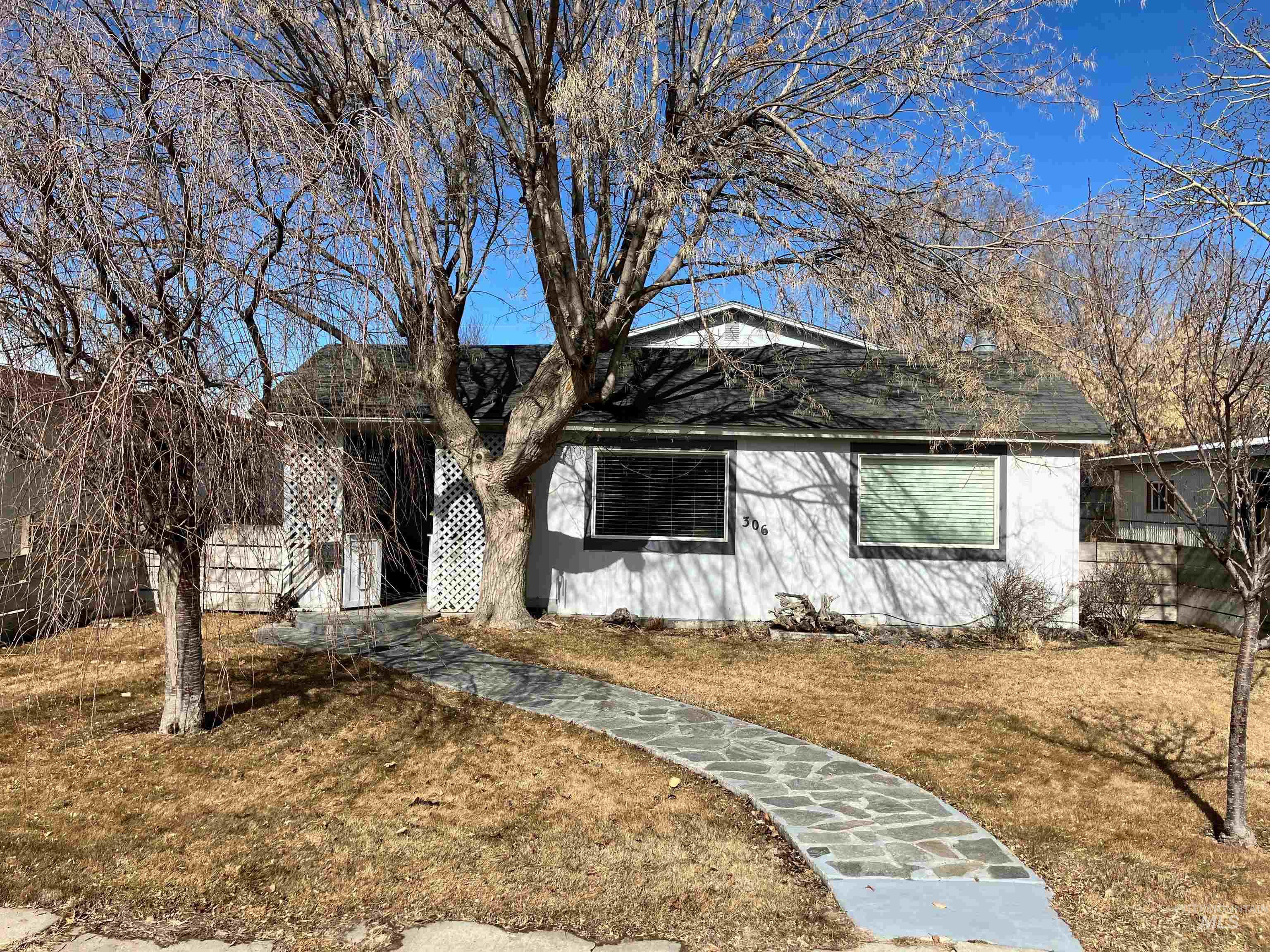 306 2nd Street Property Photo