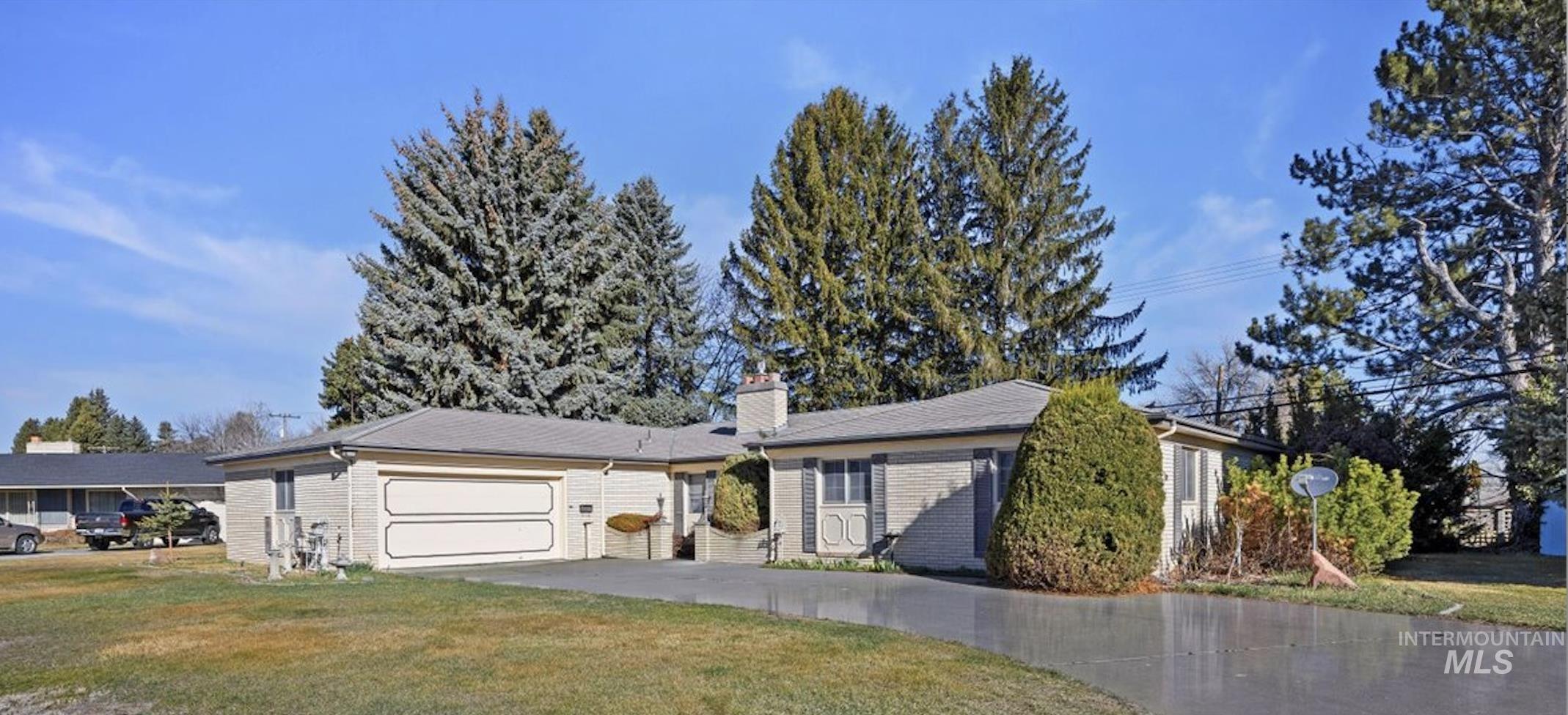 562 Birch Dr. Property Photo 1