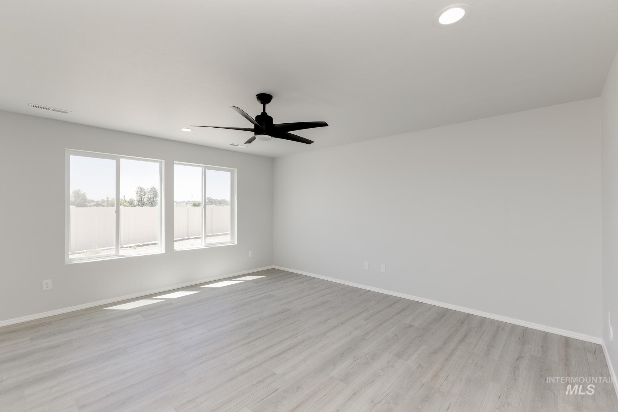 13413 Regrade St Property Photo 10