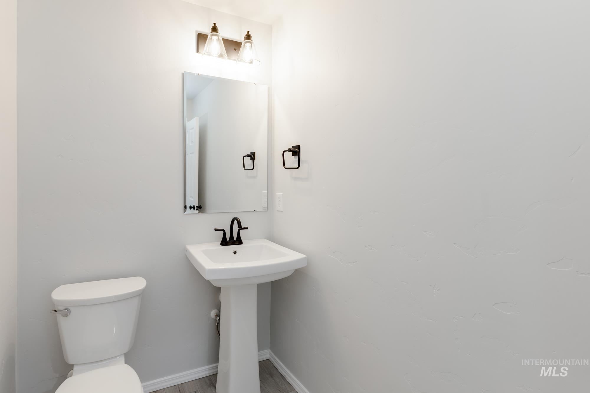 13413 Regrade St Property Photo 13