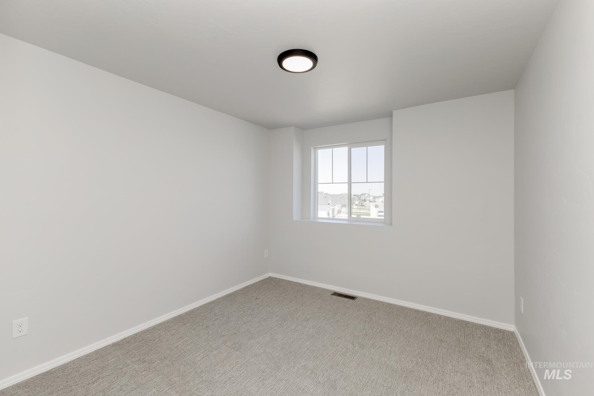 13413 Regrade St Property Photo 17