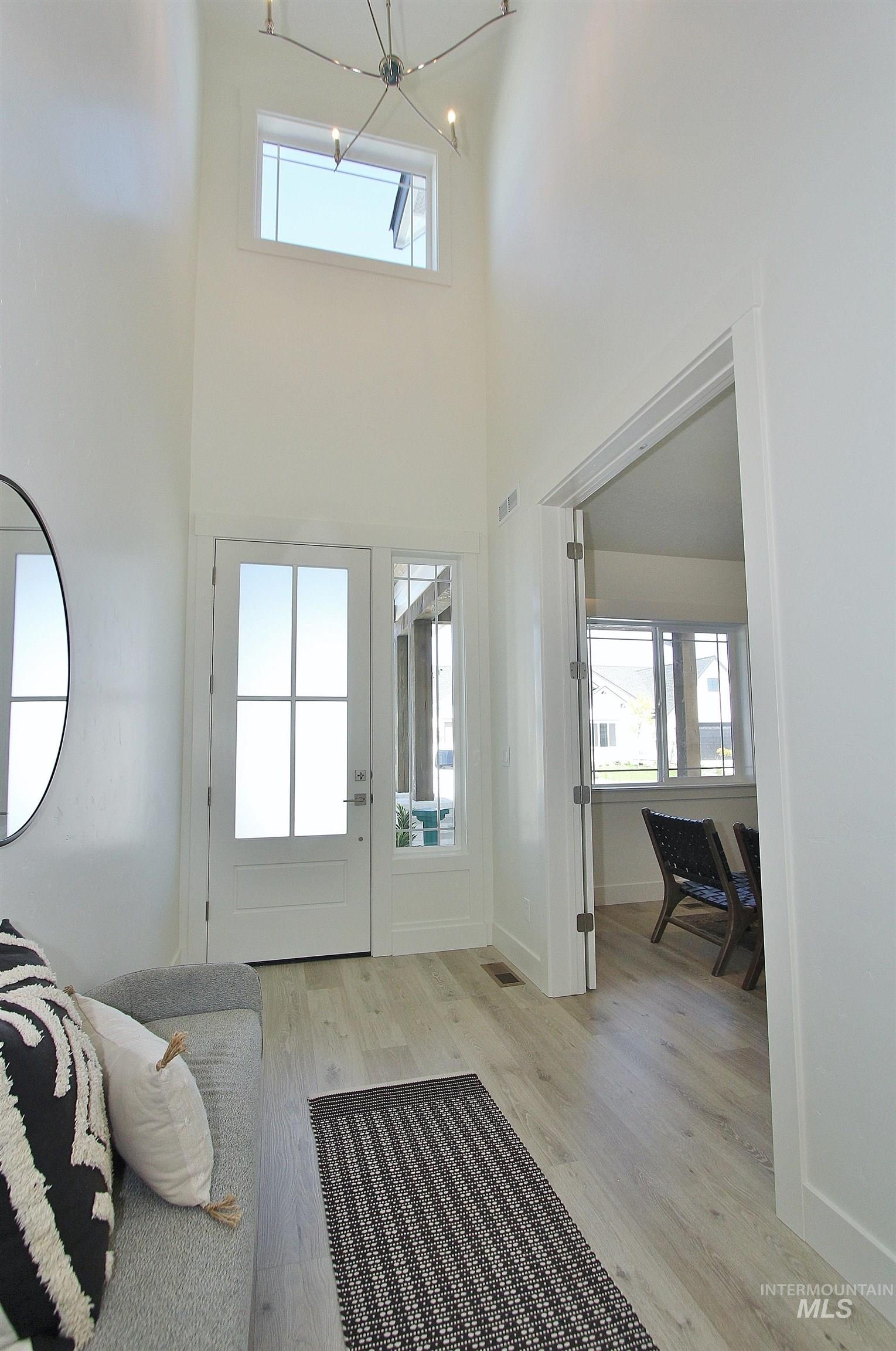 4642 S Hennessy Ave Property Photo 2