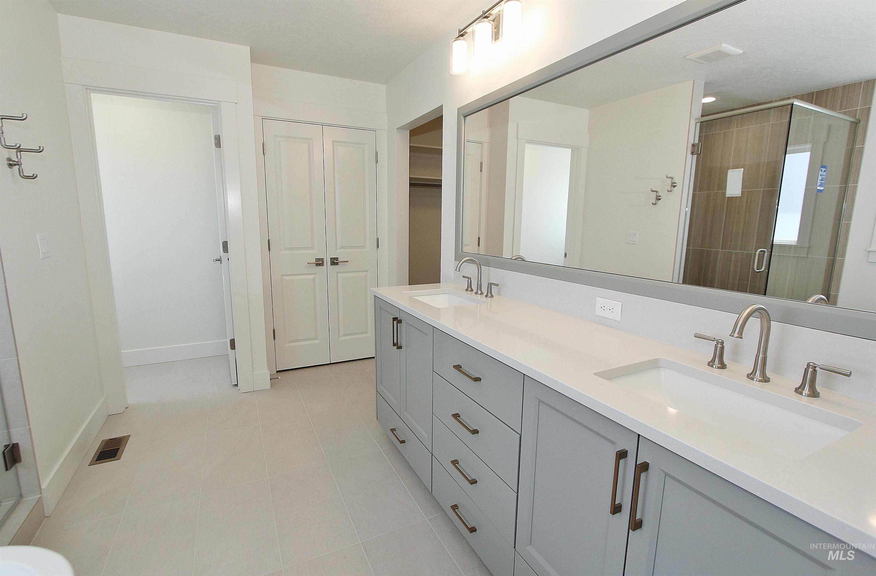 4642 S Hennessy Ave Property Photo 19