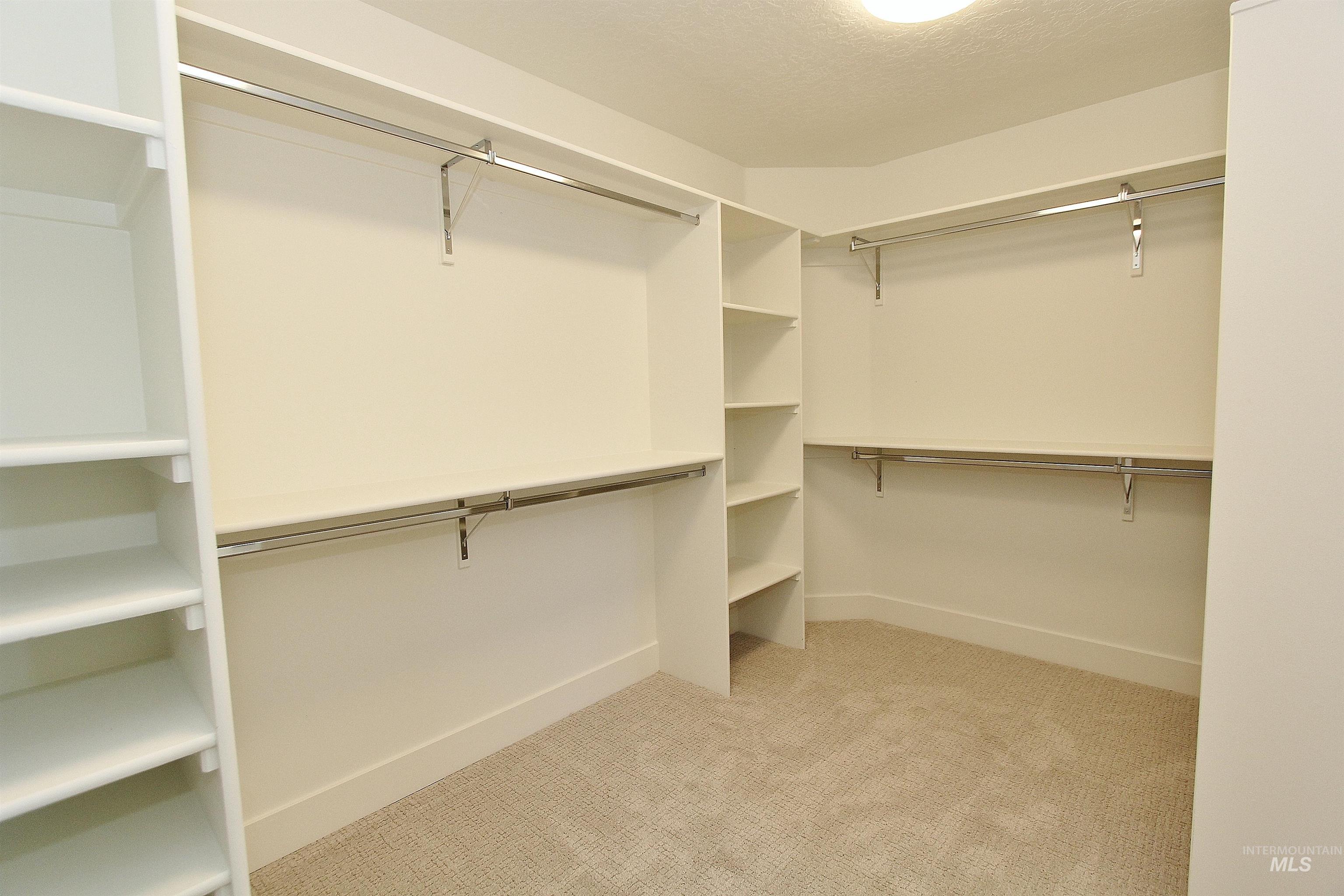 4642 S Hennessy Ave Property Photo 22
