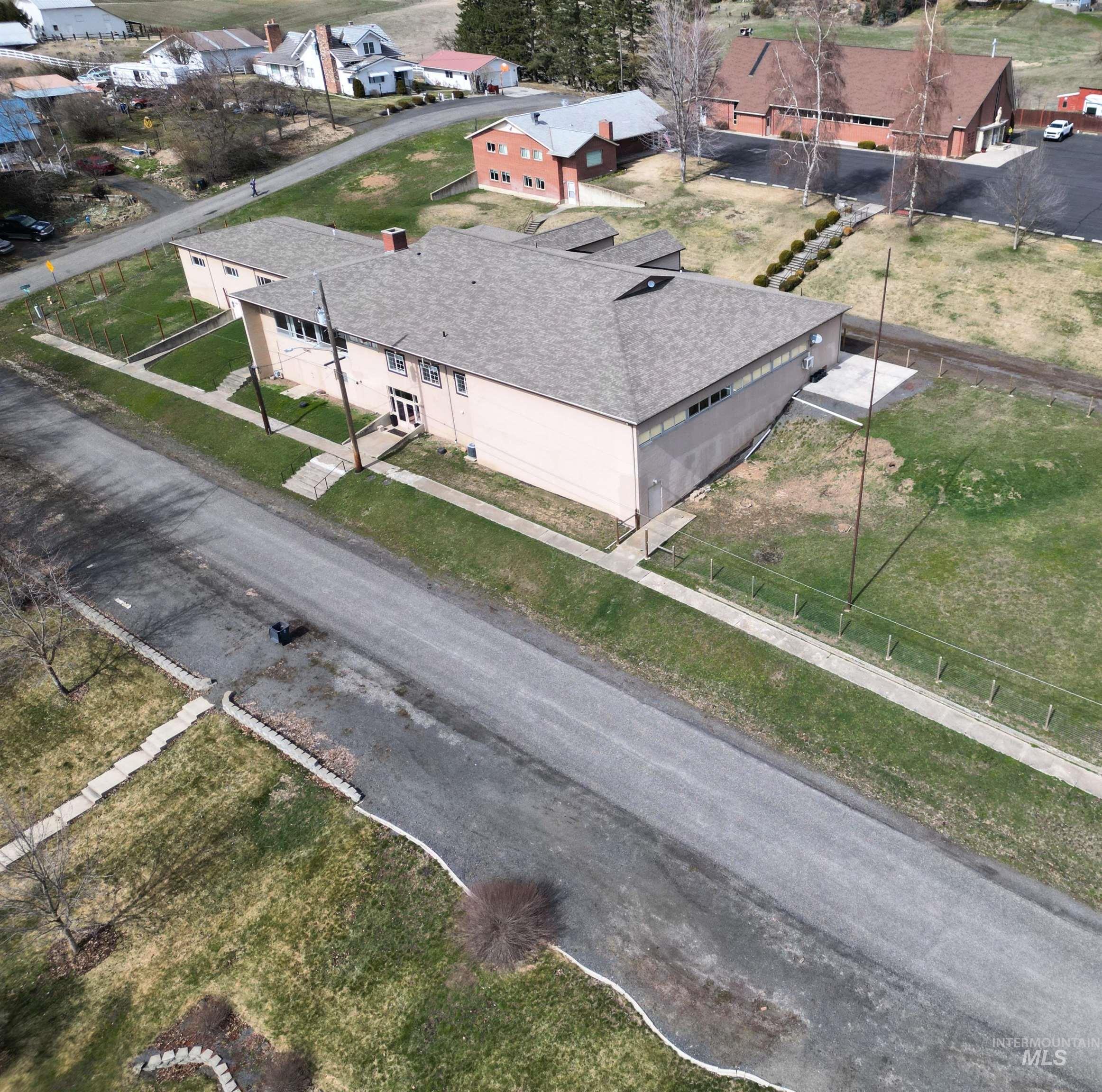 732 W Walnut St Property Photo 47