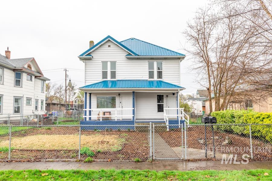 714 7th Avenue Property Photo