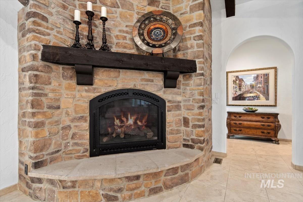 602 W Watersford Dr. Property Photo 8