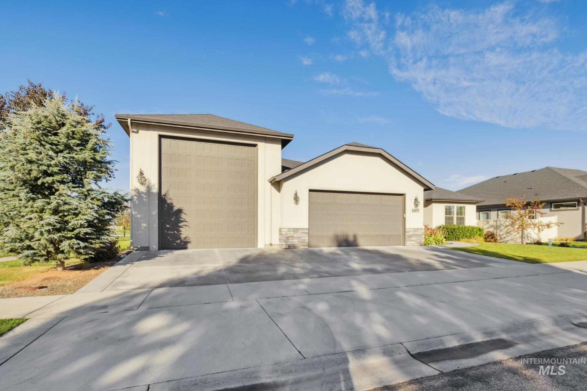 1107 N Racing Water Way Property Photo 3