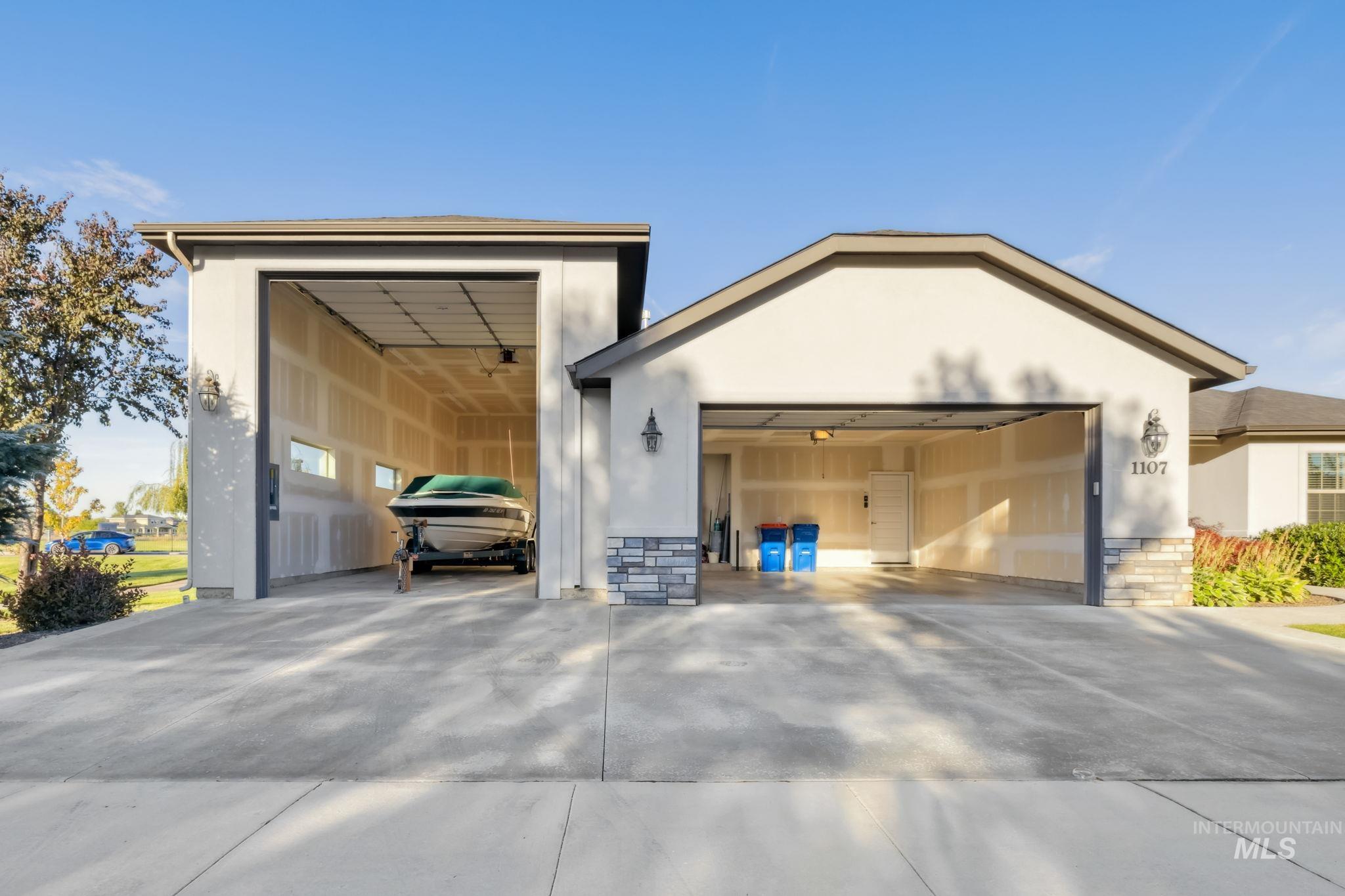 1107 N Racing Water Way Property Photo 4